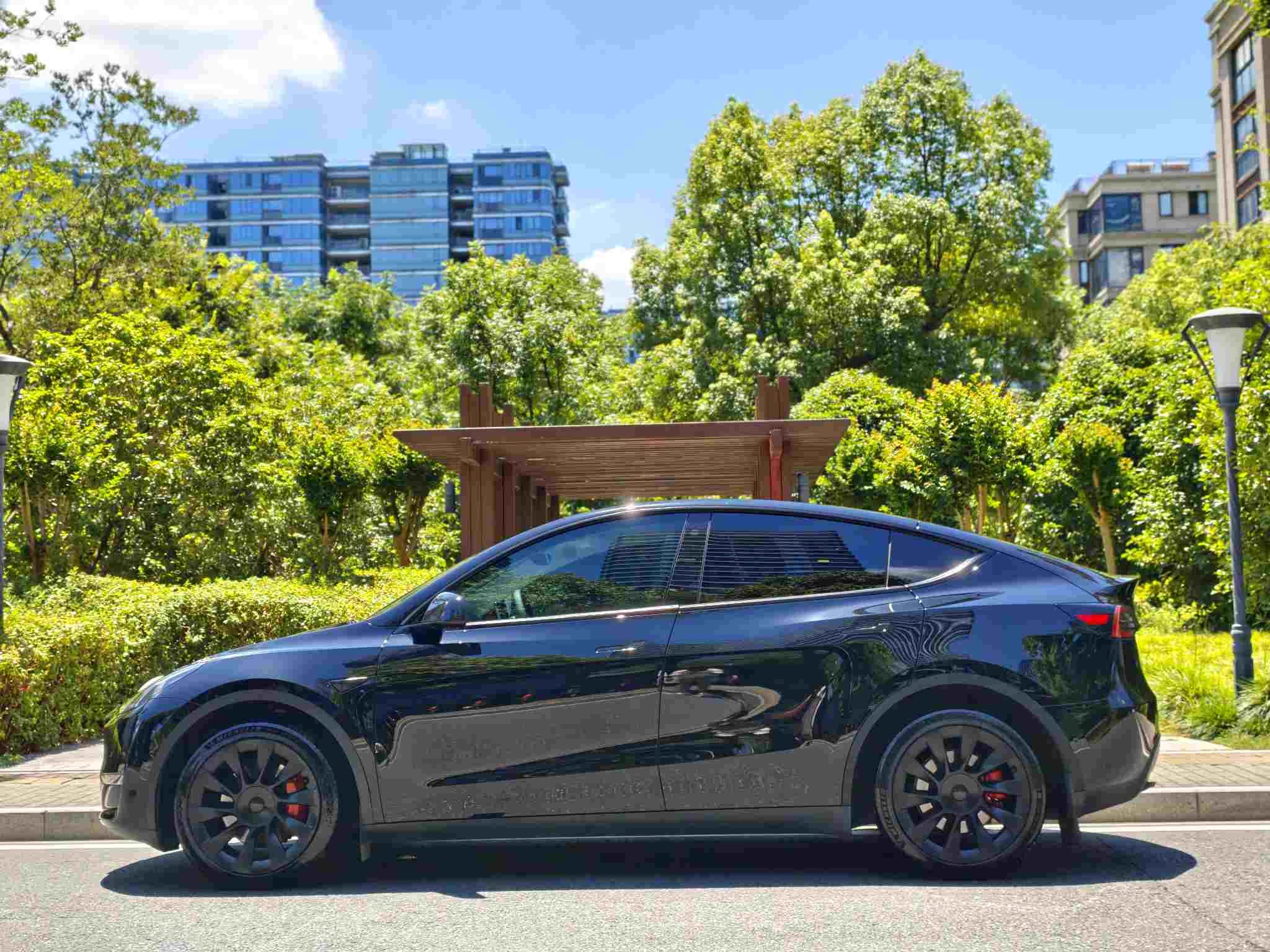 Tesla Model Y 2023 #5 Tesla Model Y 2023 immagine di auto #5