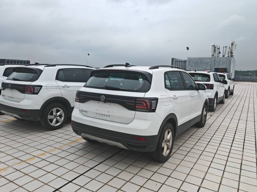 Volkswagen T-Cross 2024 car image #8