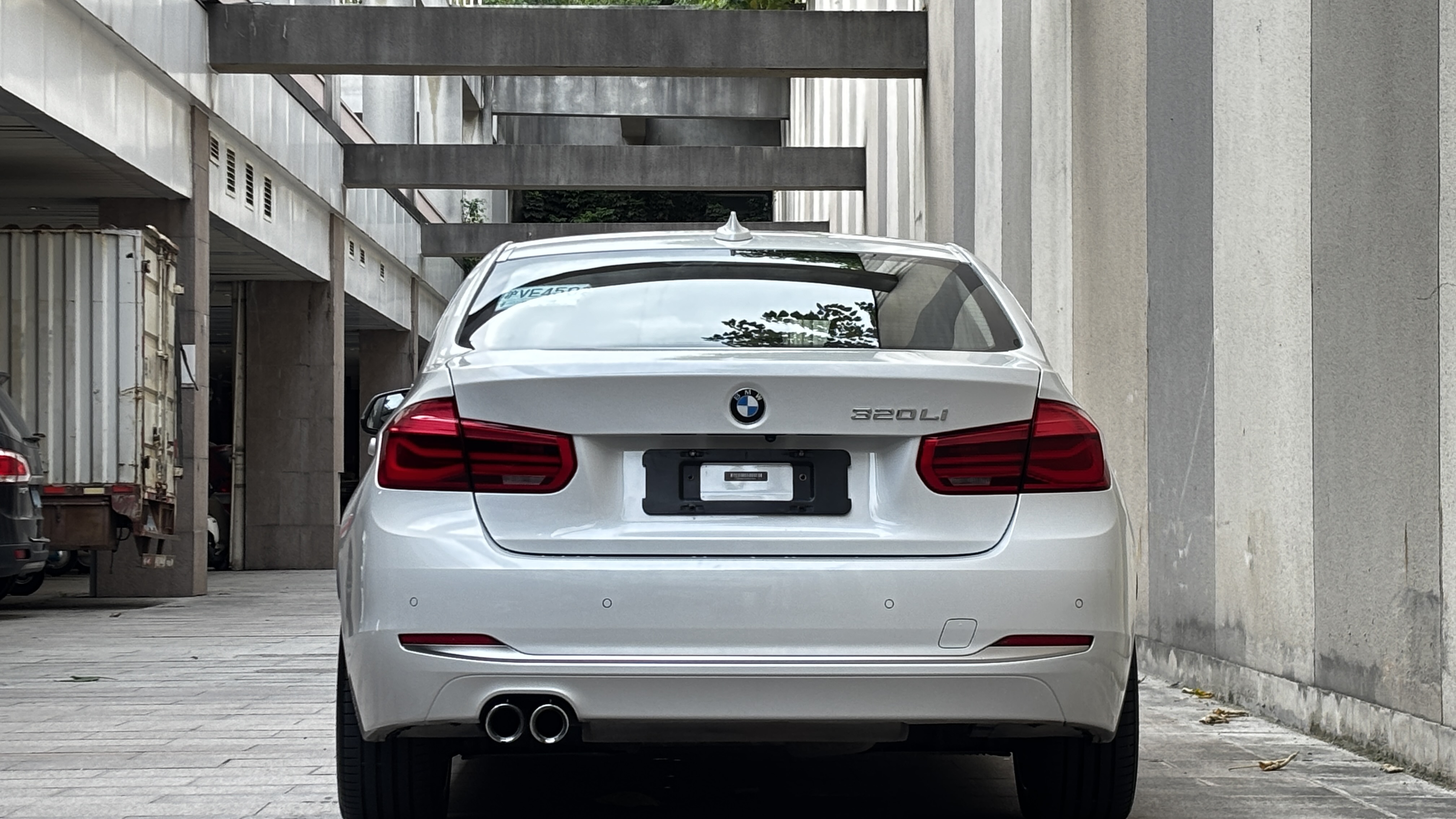 BMW 3 Series 2018 #7 BMW 3 Series 2018 car image #7