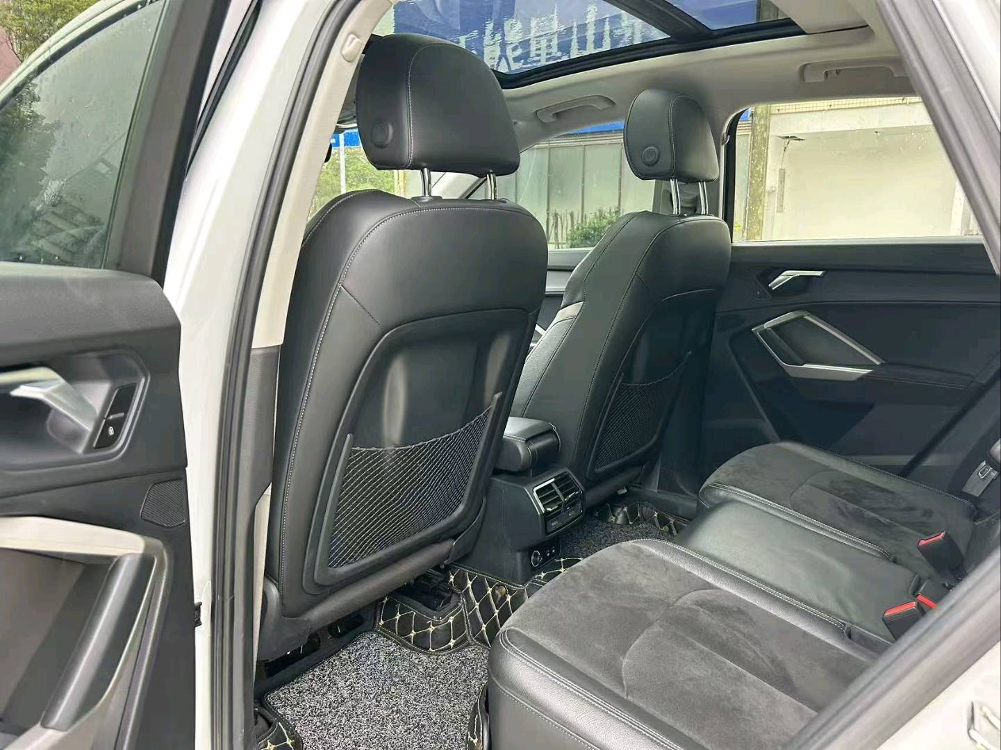 Audi Q3 2020 car image #7
