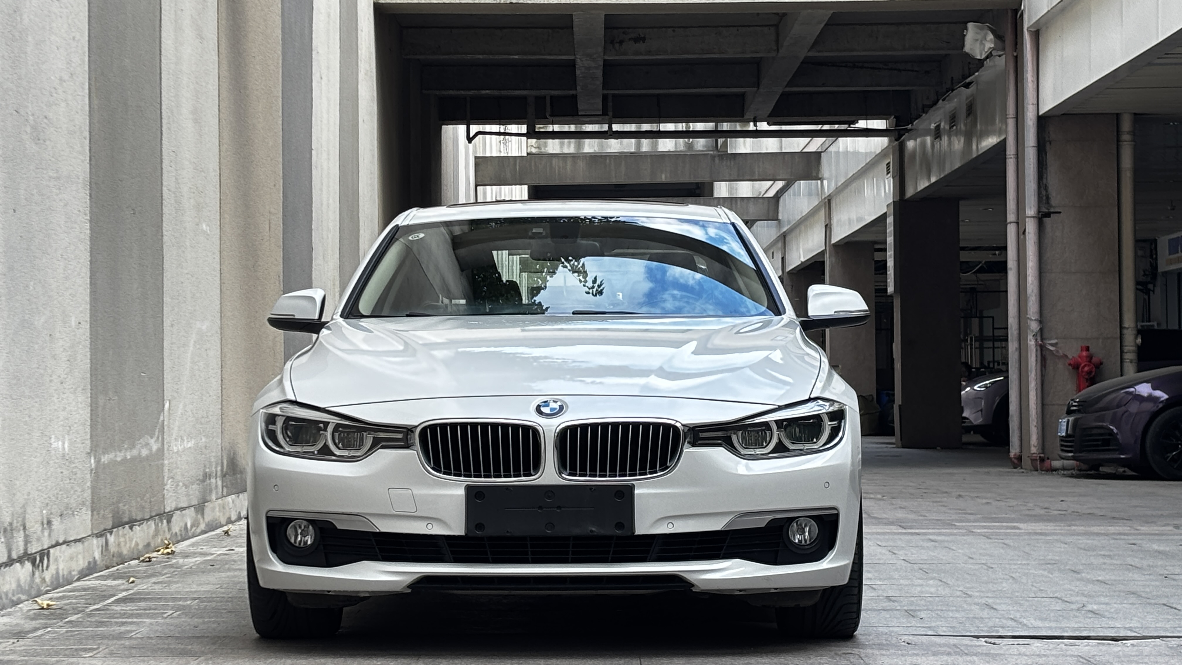 BMW 3 Series 2018 #4 BMW 3 Series 2018 car image #4