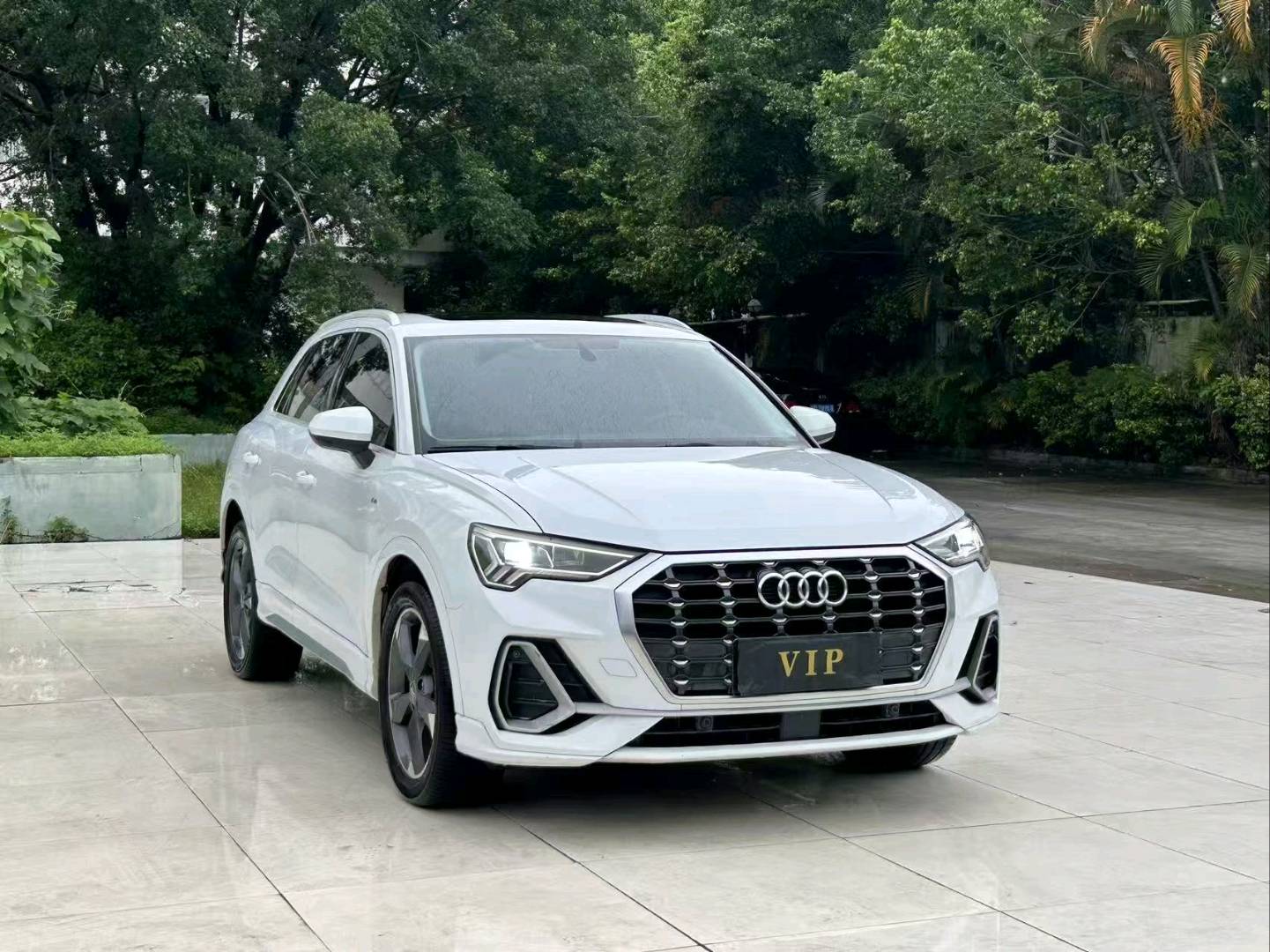 Audi Q3 2020 car image #5