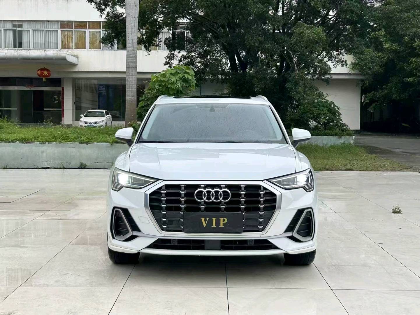 Audi Q3 2020 car image #4