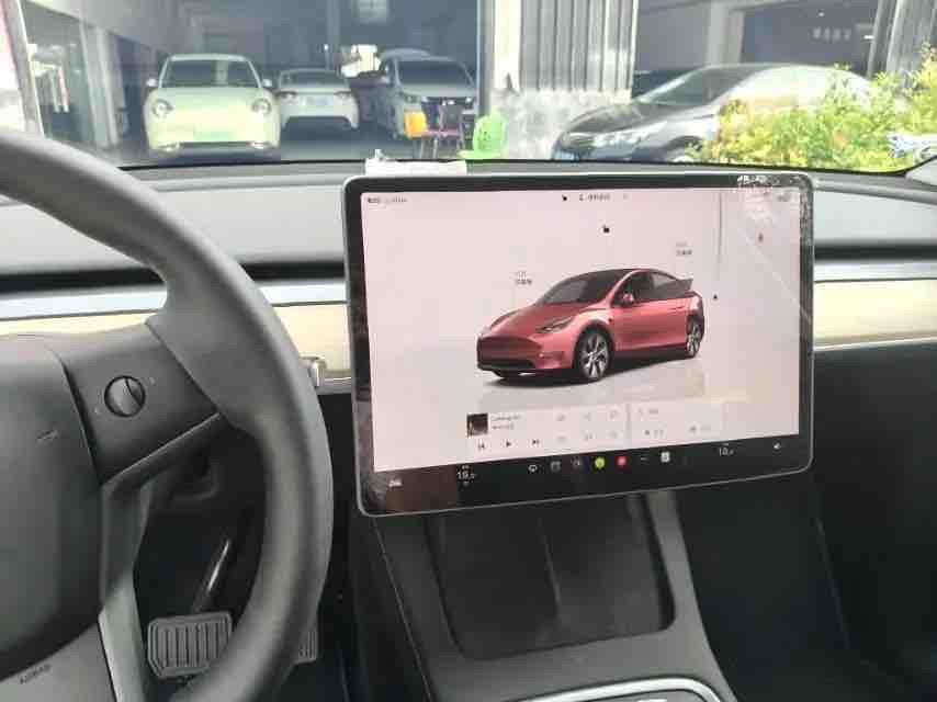 Tesla Model Y 2023 #7 Tesla Model Y 2023 car image #7
