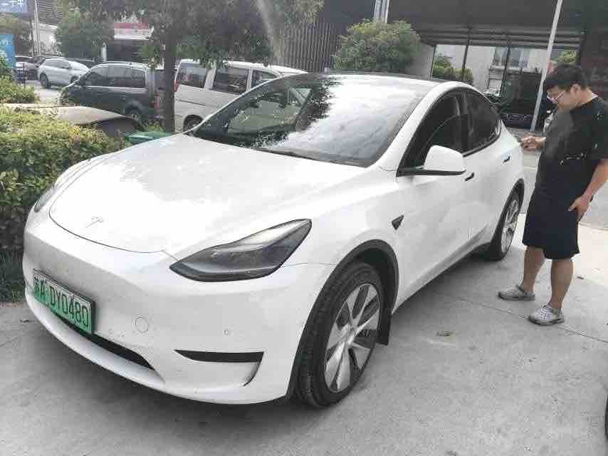 Tesla Model Y 2023 #2 Tesla Model Y 2023 car image #2