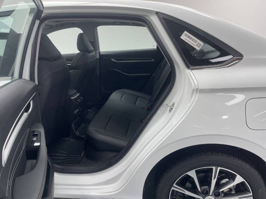 GEELY Emgrand 2025 car image #10