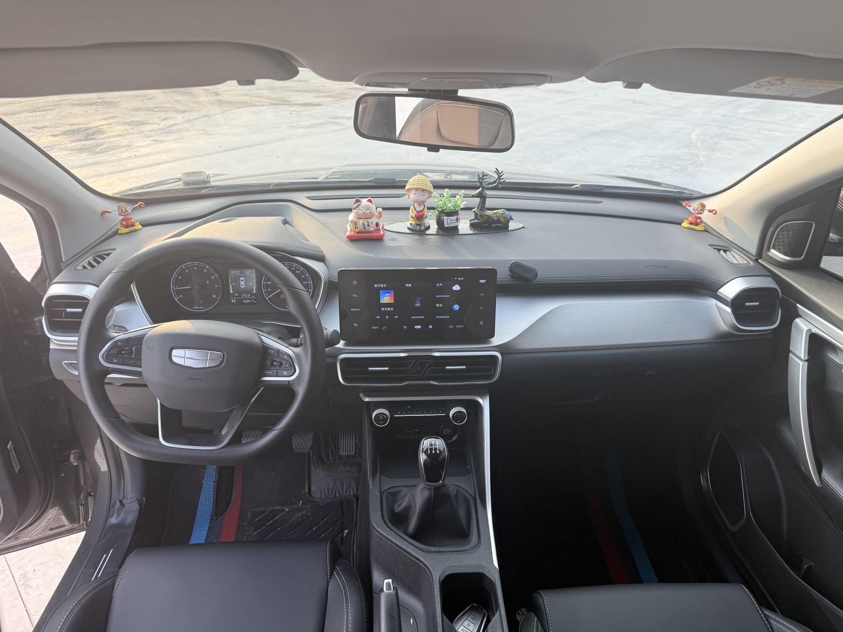 GEELY Coolray 2025 صورة سيارة #11