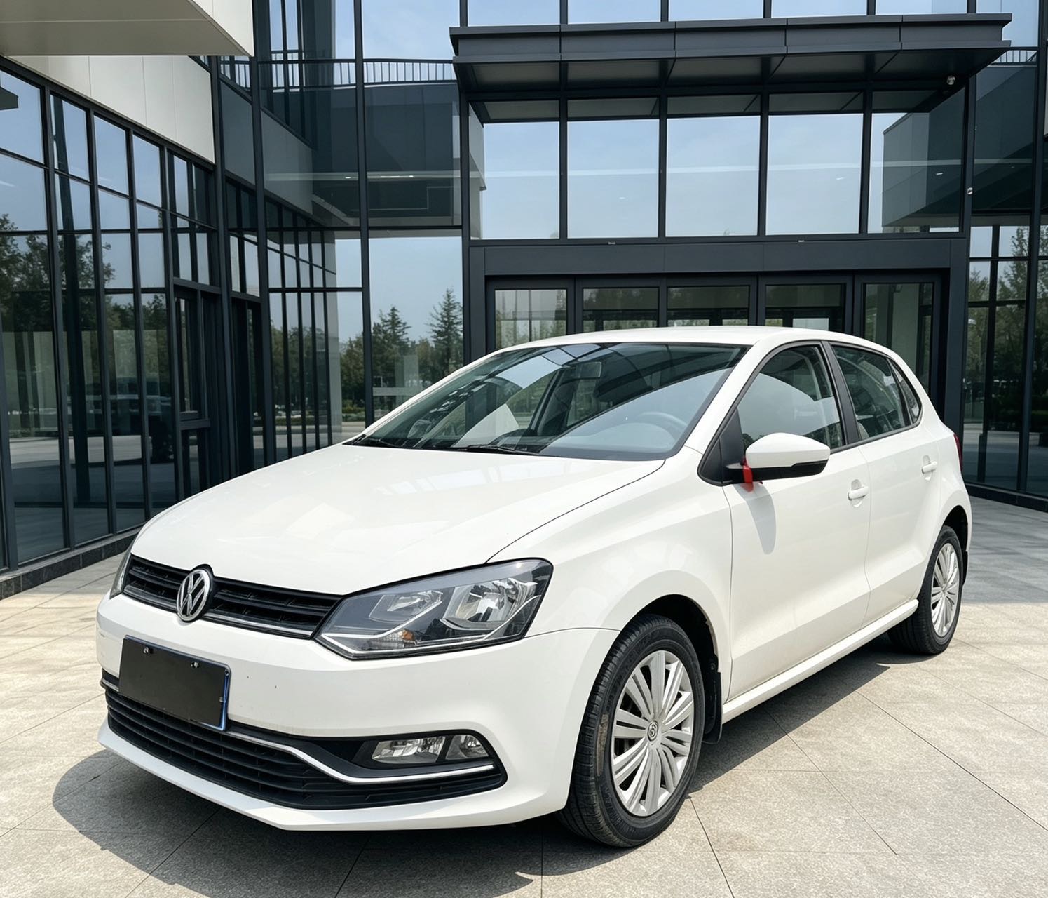 Volkswagen Polo 2016 car image #2