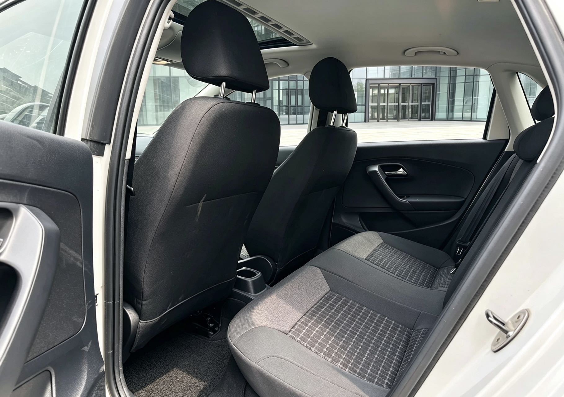 Volkswagen Polo 2016 car image #5