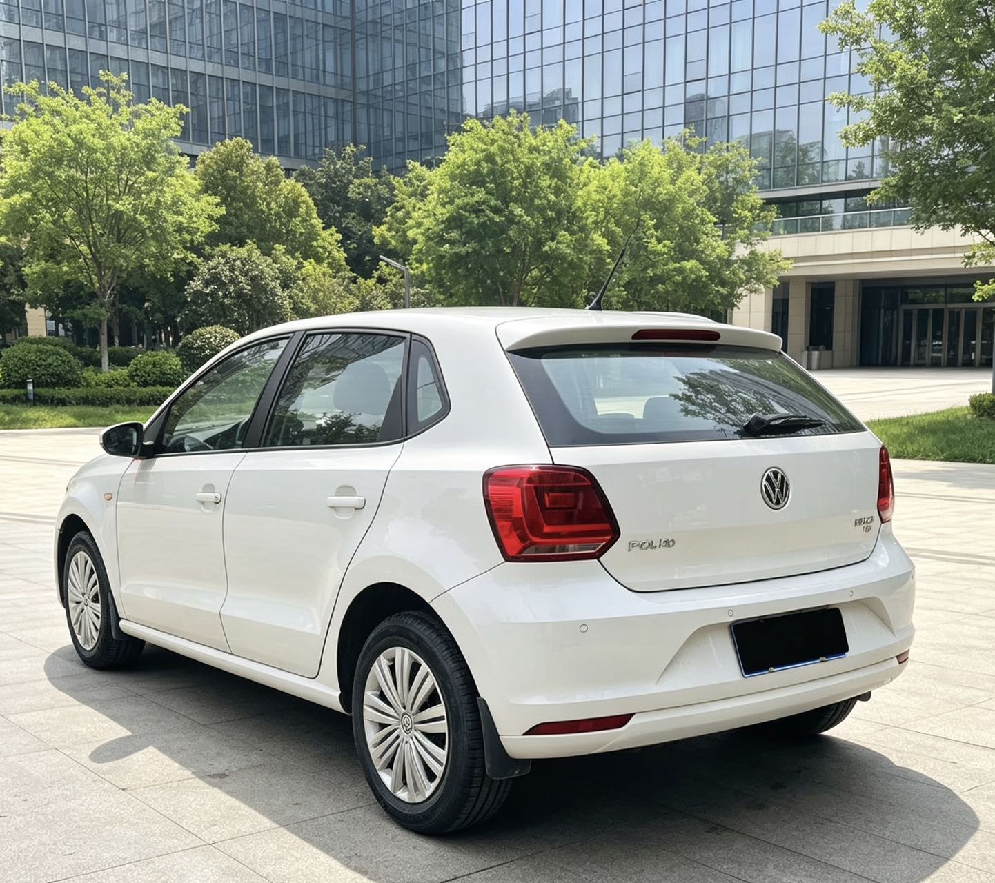 Volkswagen Polo 2016 car image #9