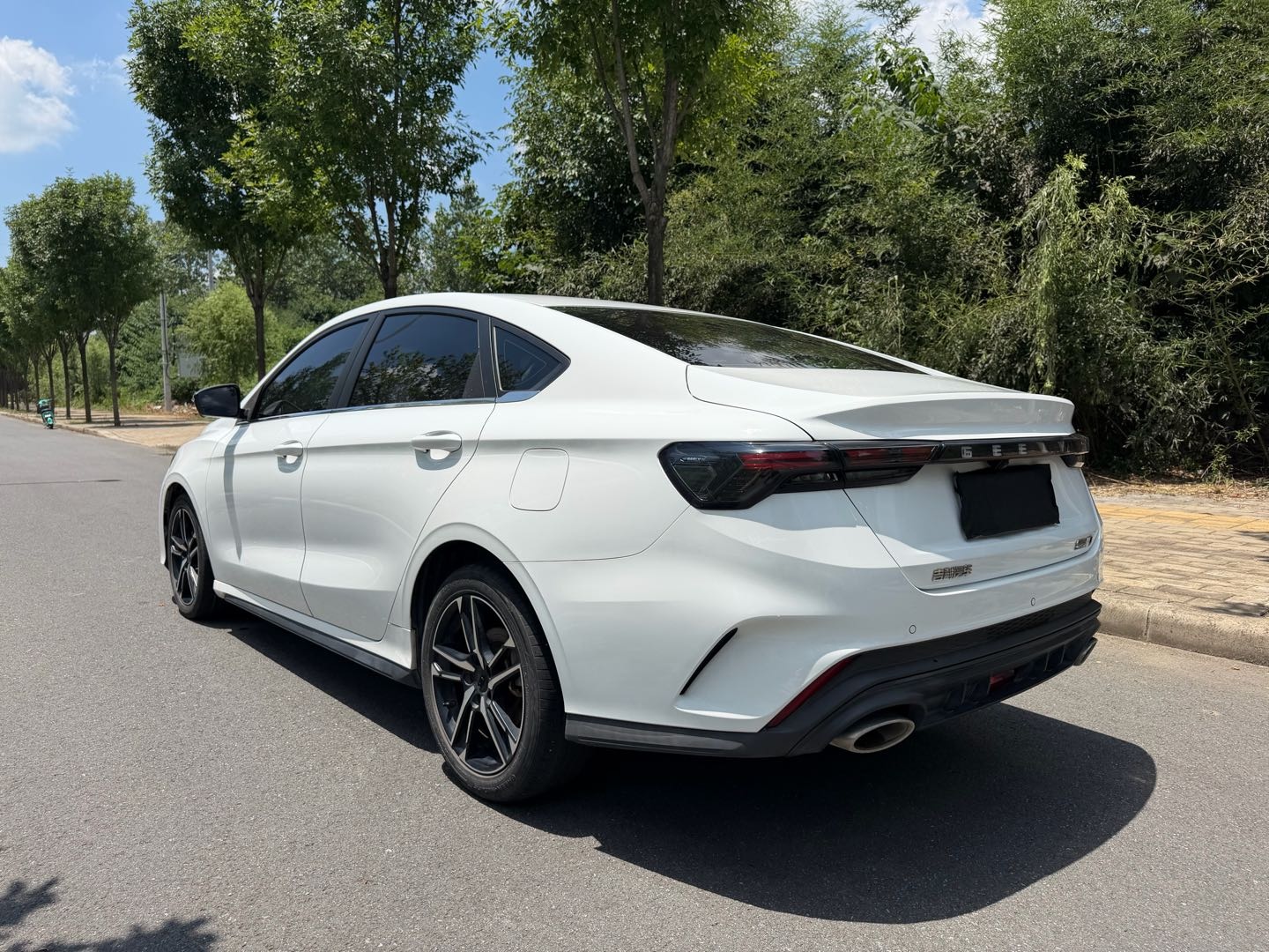 GEELY Binray 2023 immagine di auto #8