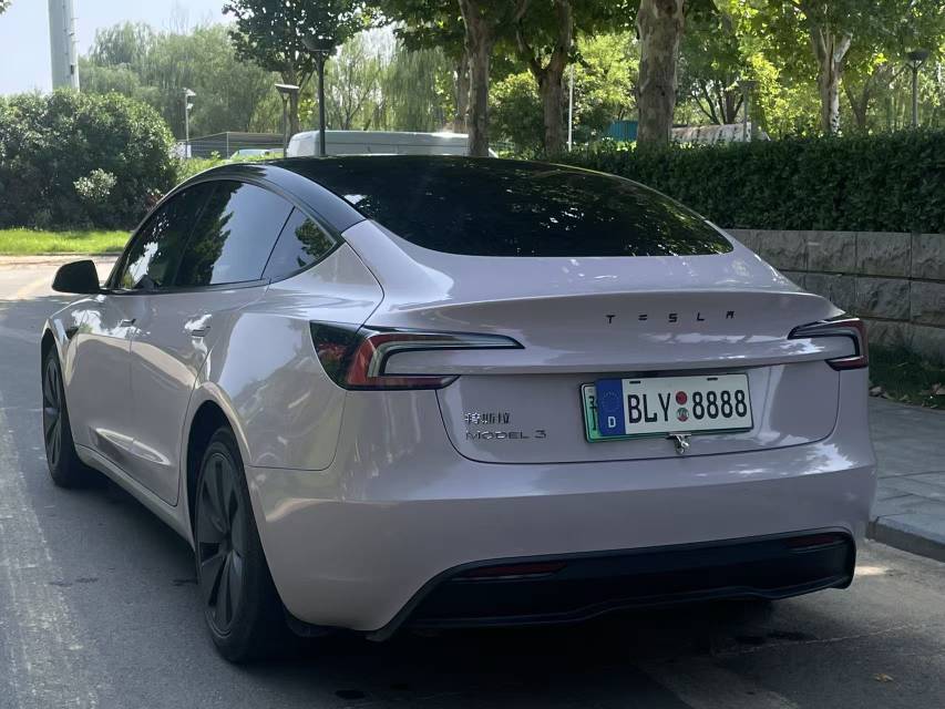 2023 car image #9