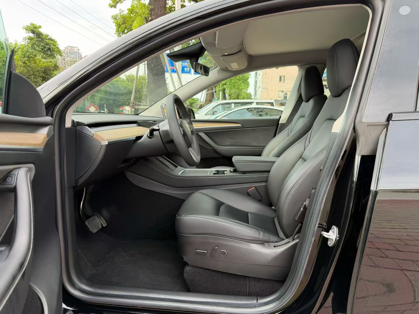 Tesla Model Y 2022 #8 Tesla Model Y 2022 car image #8
