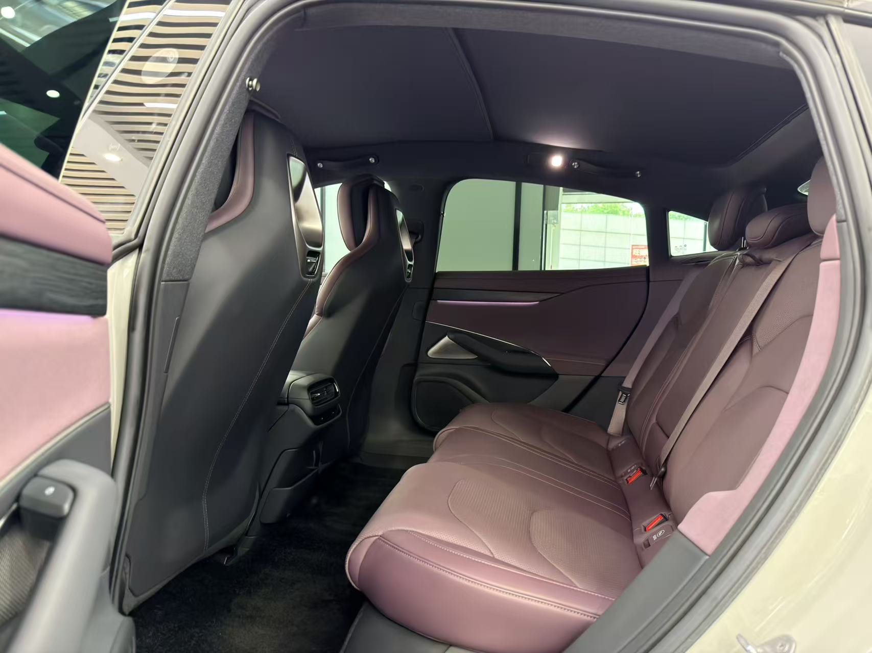 MI SU7 2024 car image #11