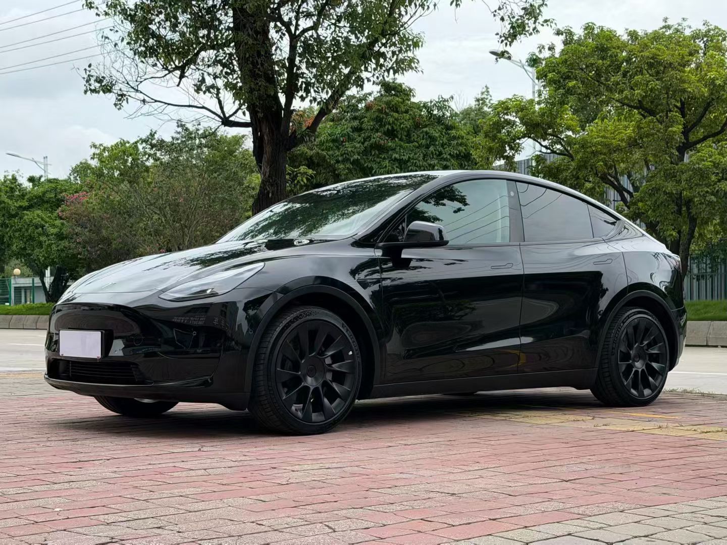 Tesla Model Y 2022 #2 Tesla Model Y 2022 car image #2
