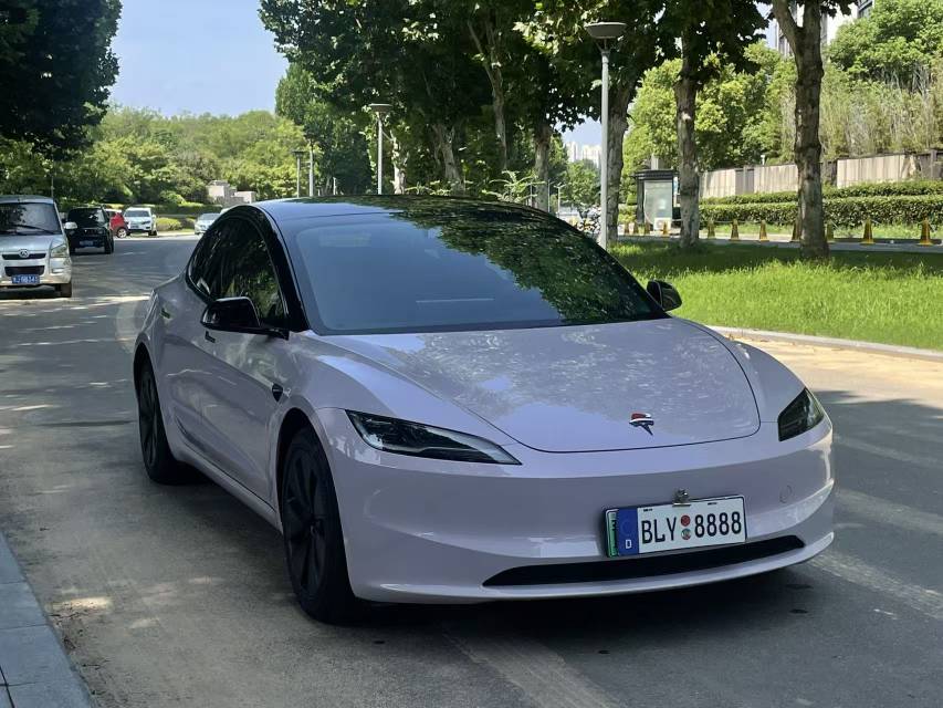 2023 car image #4