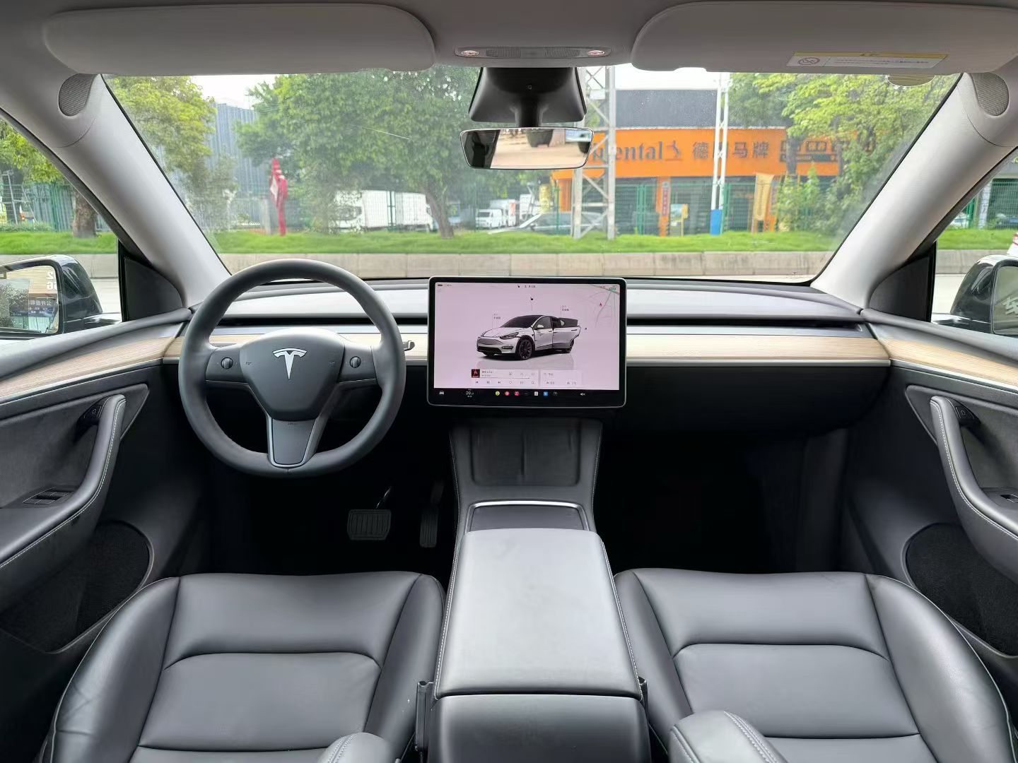 Tesla Model Y 2022 #10 Tesla Model Y 2022 car image #10