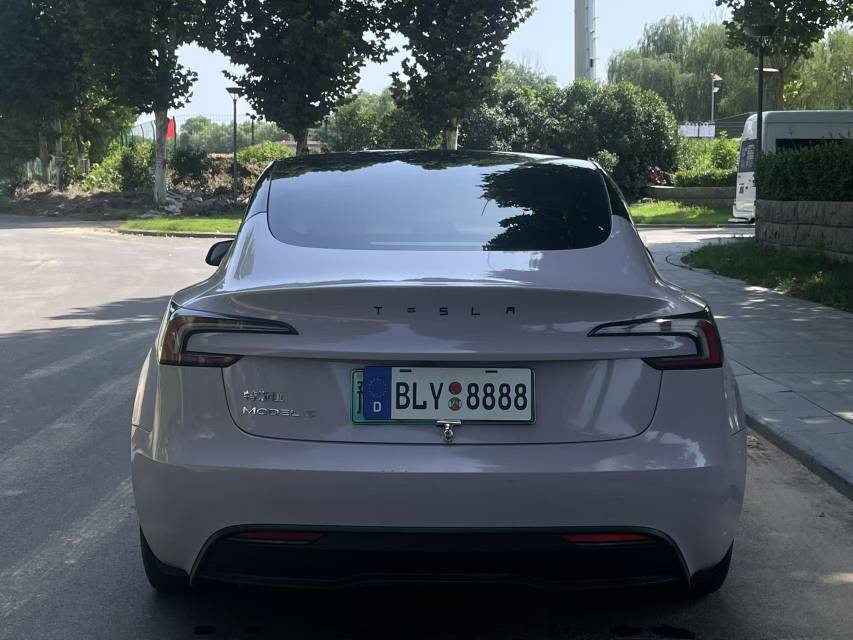 2023 car image #10