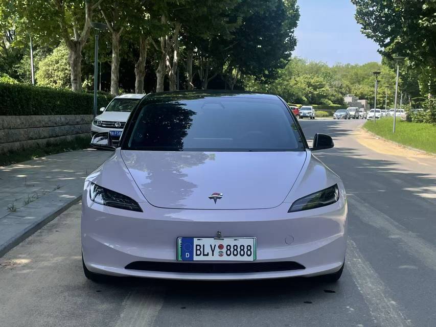 2023 car image #5