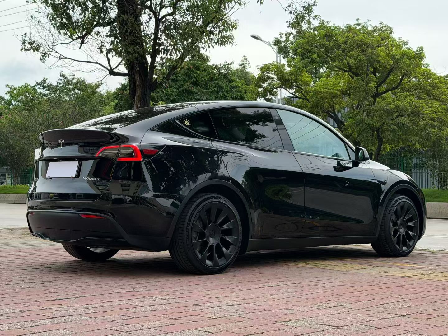 Tesla Model Y 2022 #6 Tesla Model Y 2022 car image #6