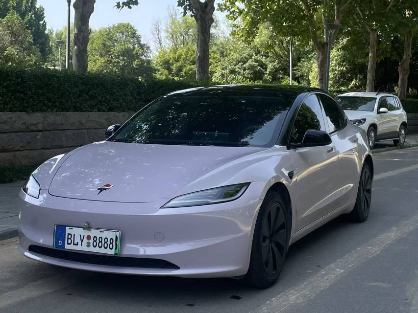 2023 car image #2