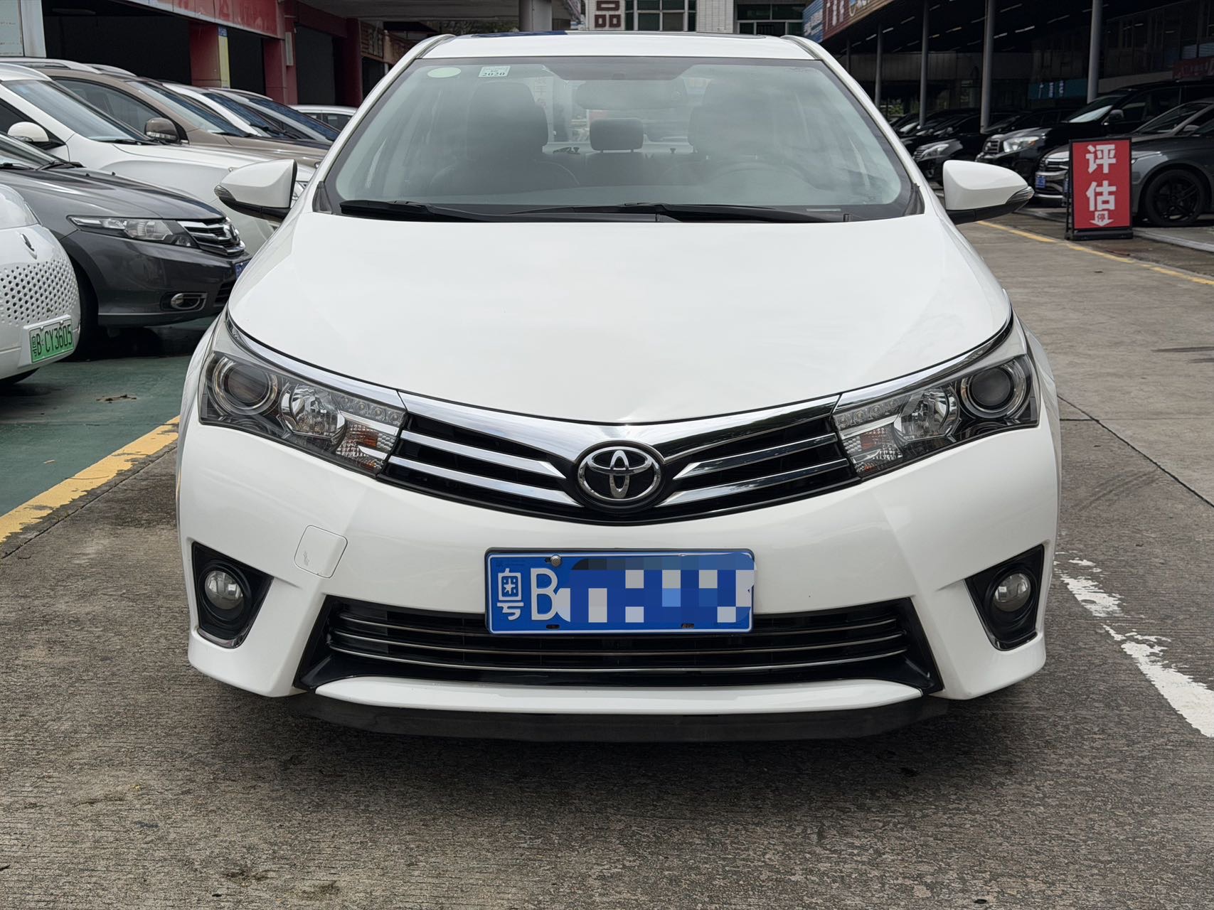 Toyota Corolla 2014 immagine di auto #4