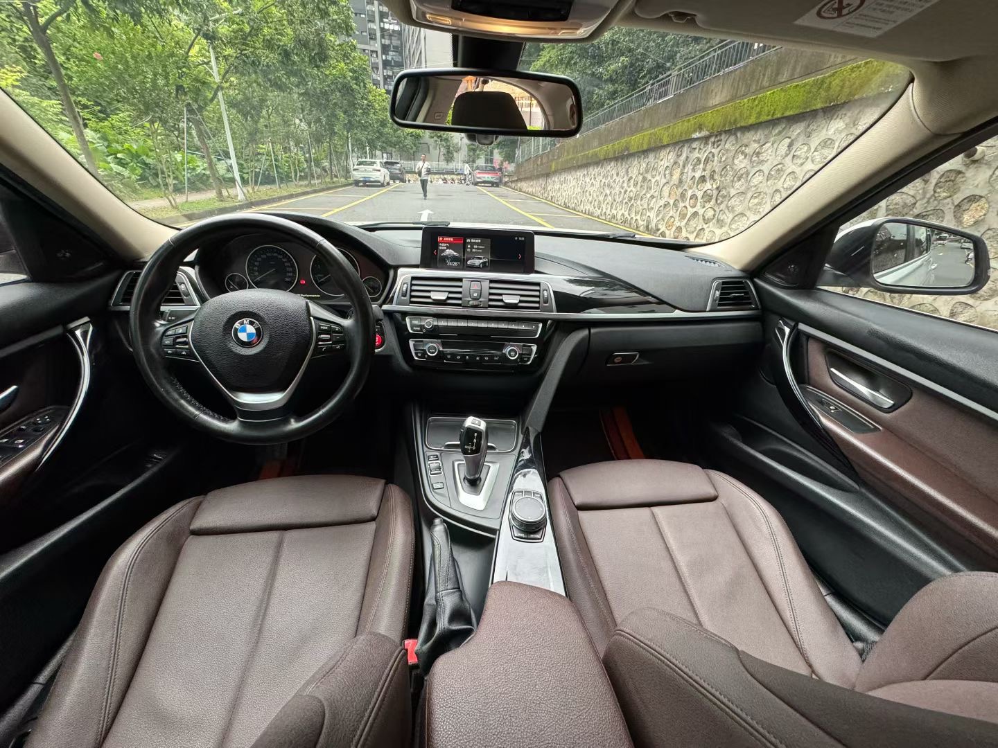 BMW 3 Series 2018 car image #6