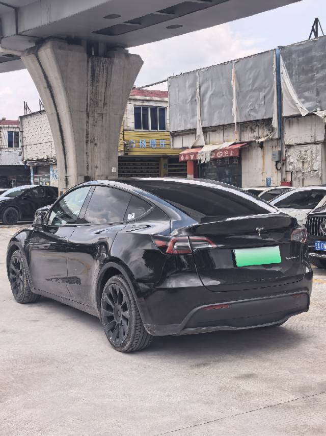 Tesla Model Y 2022 car image #5