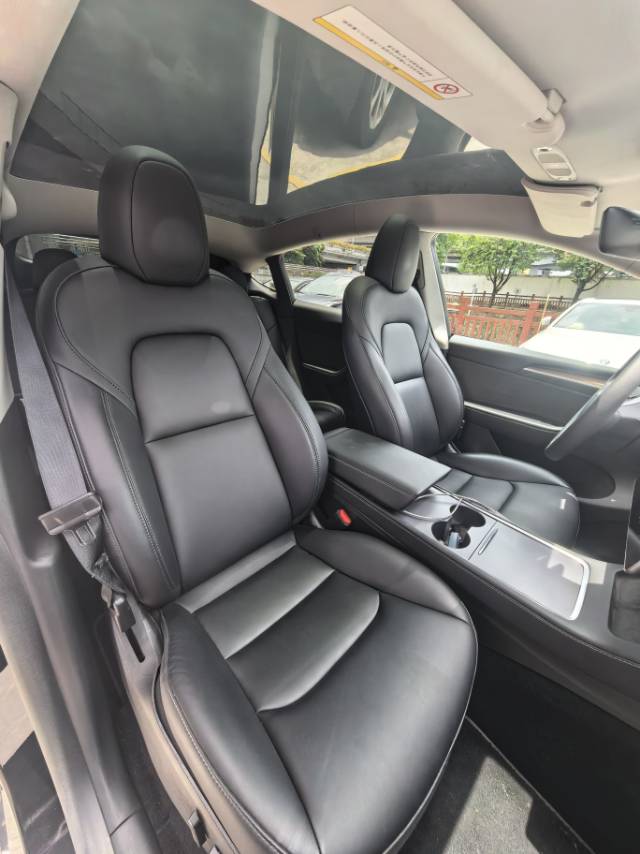 Tesla Model Y 2022 car image #11