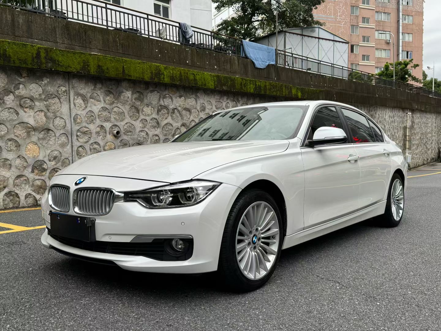 BMW 3 Series 2018 car image #2