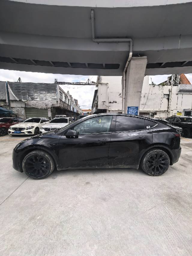 Tesla Model Y 2022 car image #4