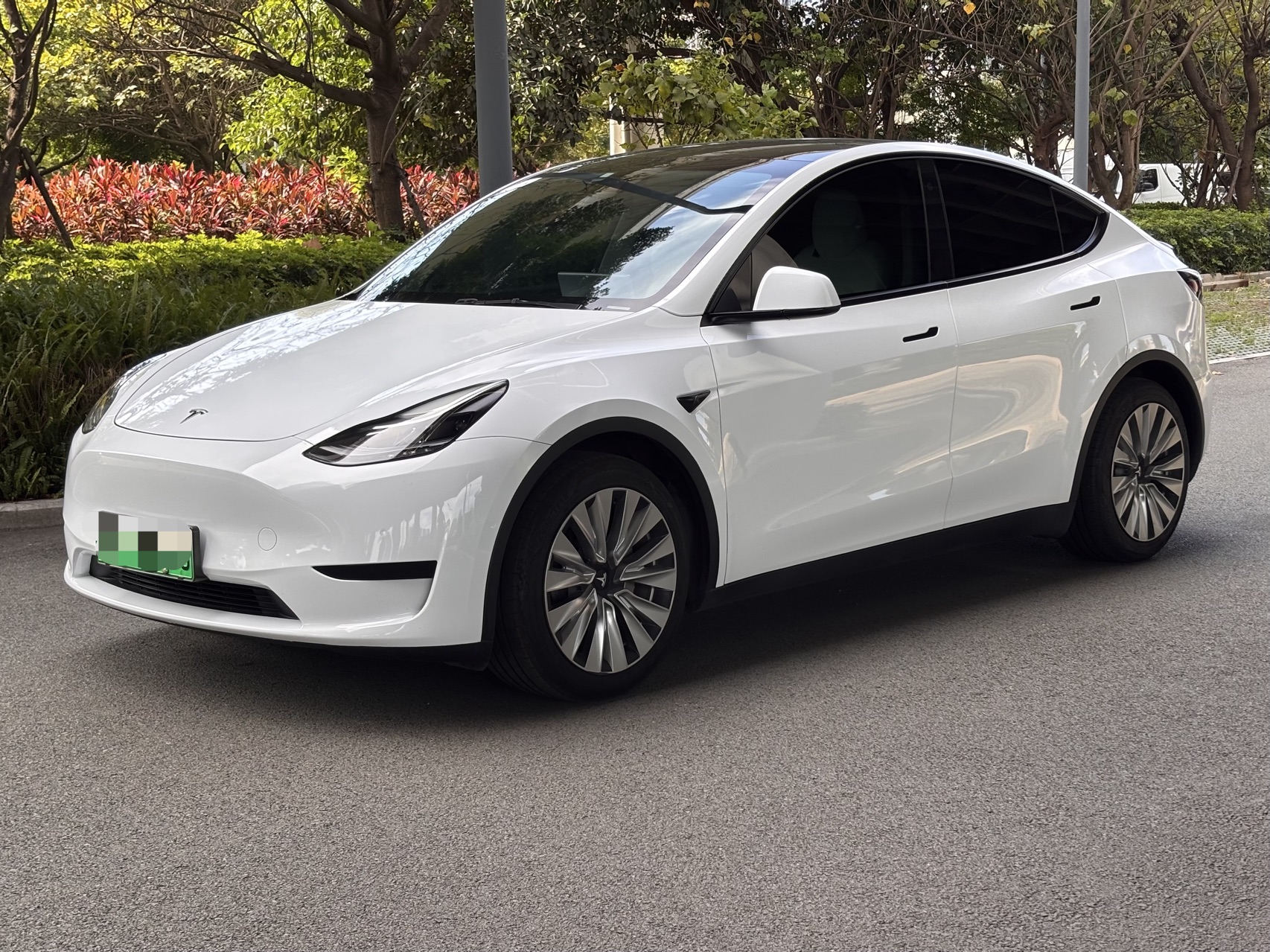 Tesla Model Y 2022 #2 Tesla Model Y 2022 car image #2