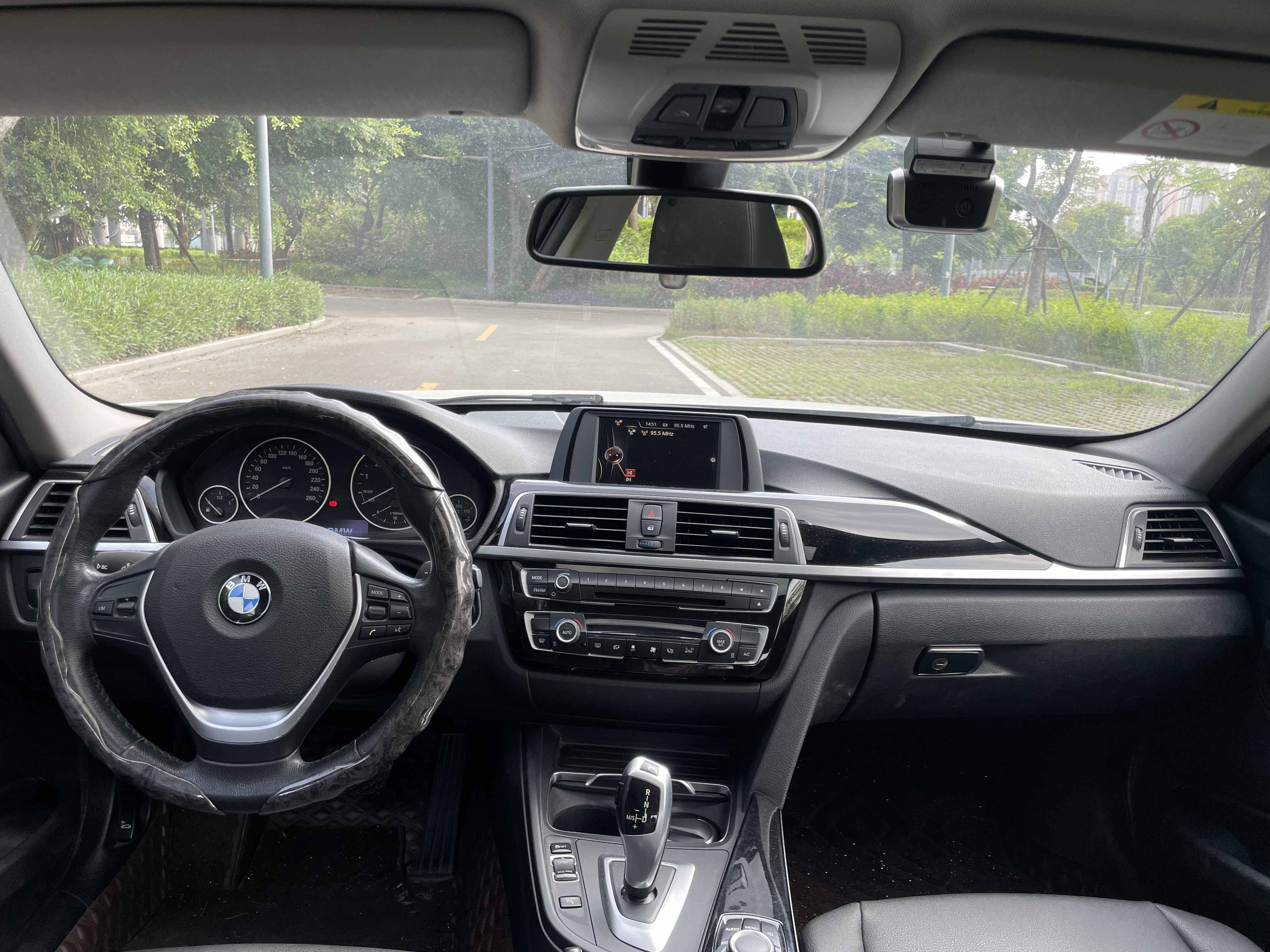 BMW 3 Series 2017 #7 BMW 3 Series 2017 car image #7