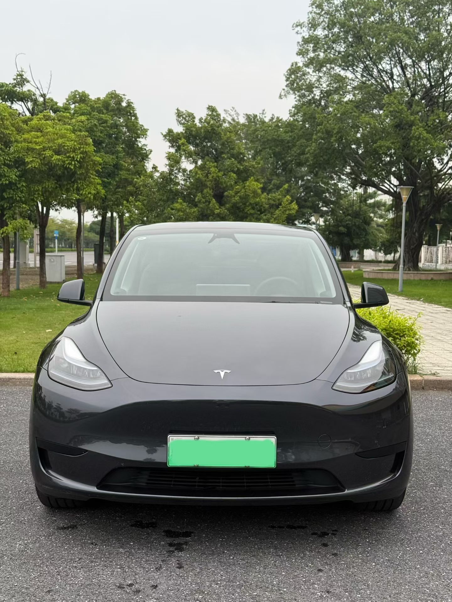 Tesla Model Y 2024 #4 Tesla Model Y 2024 car image #4