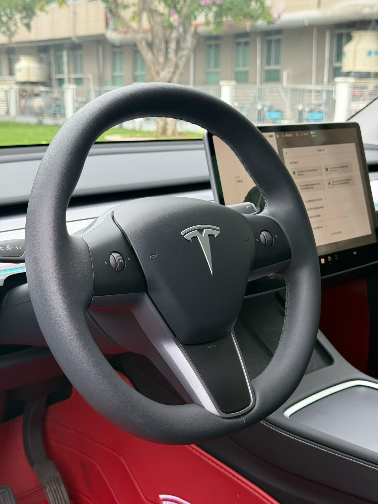 Tesla Model Y 2024 #9 Tesla Model Y 2024 car image #9
