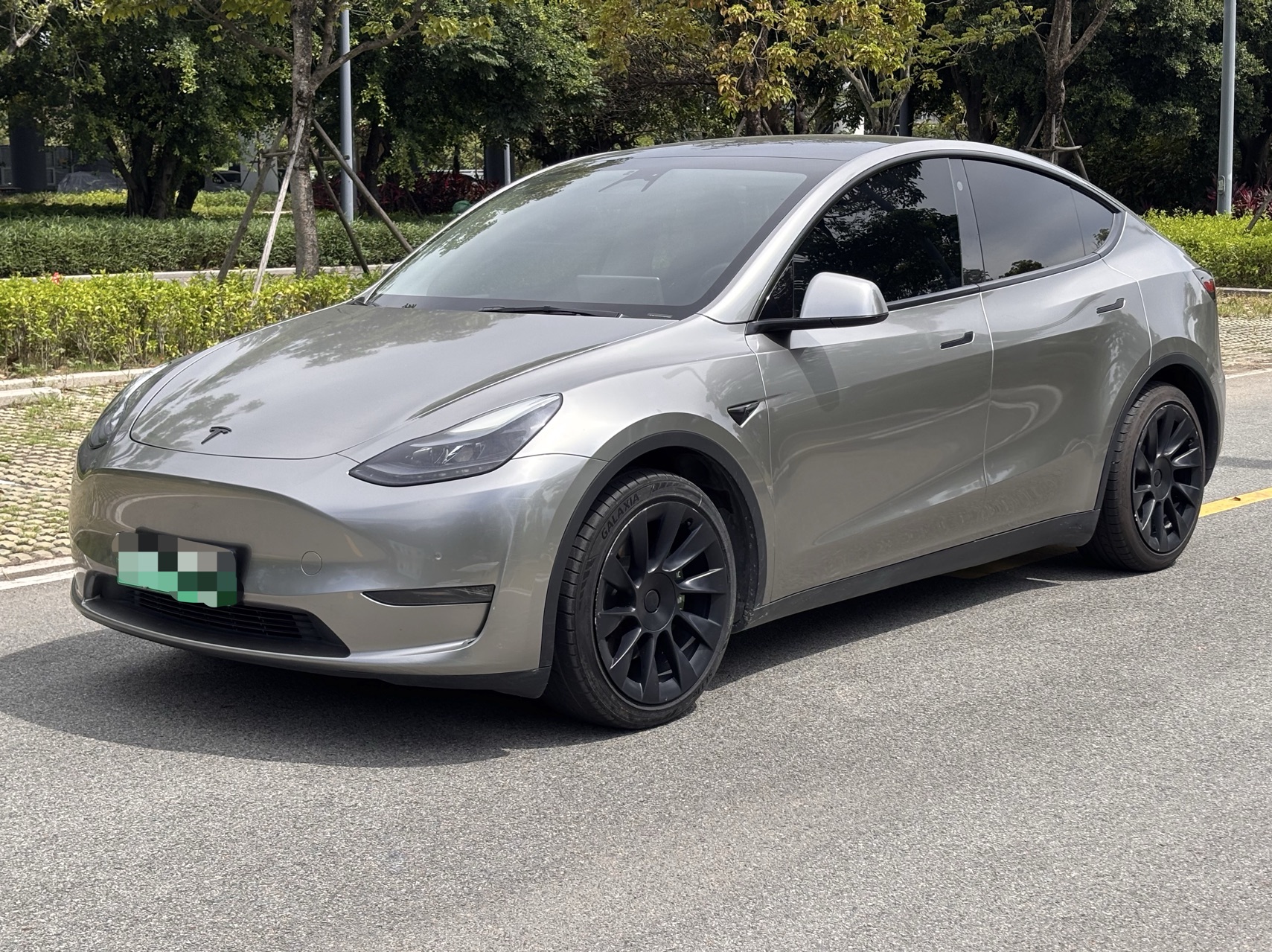 Tesla Model Y 2021 #2 Tesla Model Y 2021 car image #2