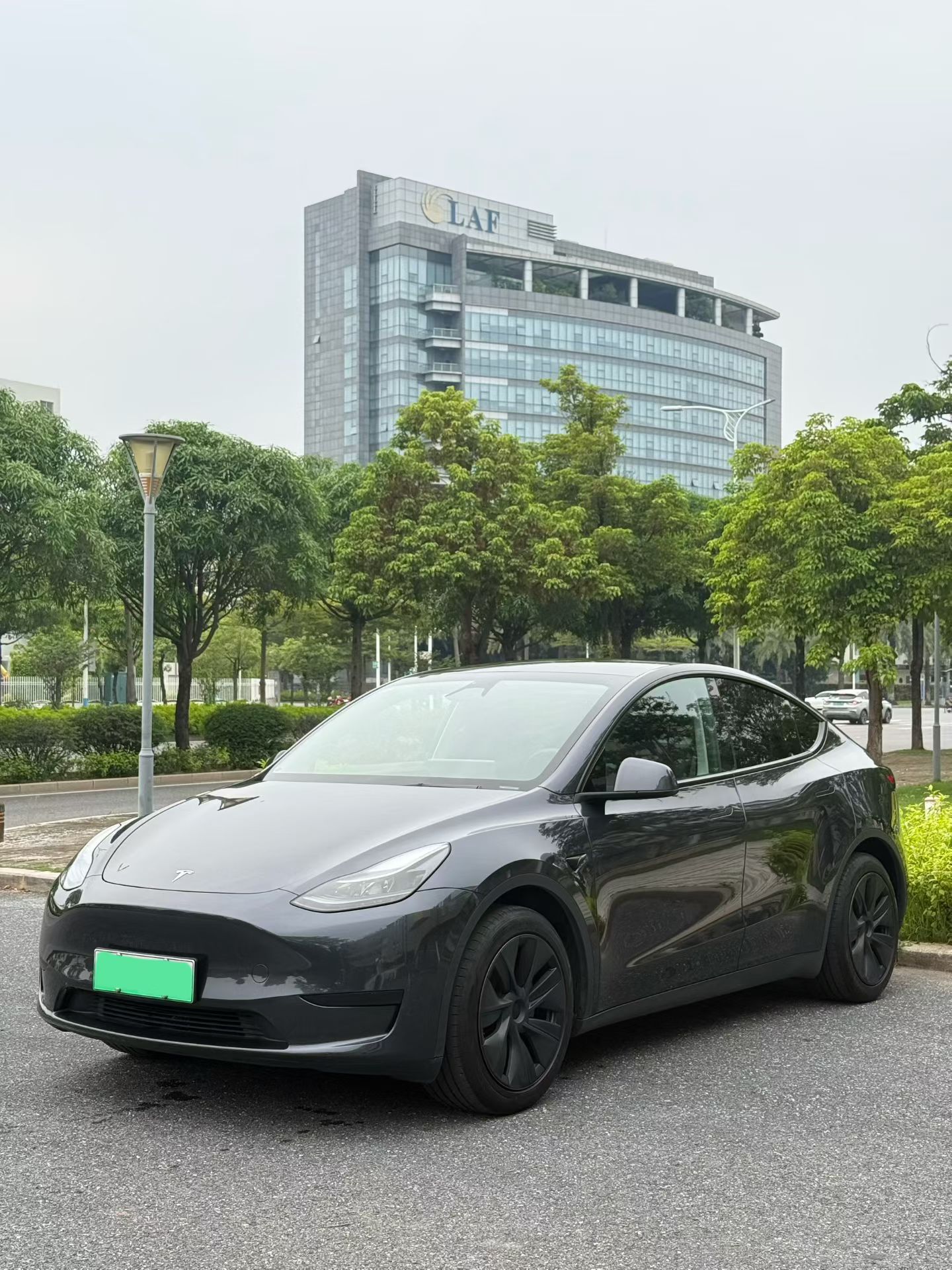 Tesla Model Y 2024 #2 Tesla Model Y 2024 car image #2