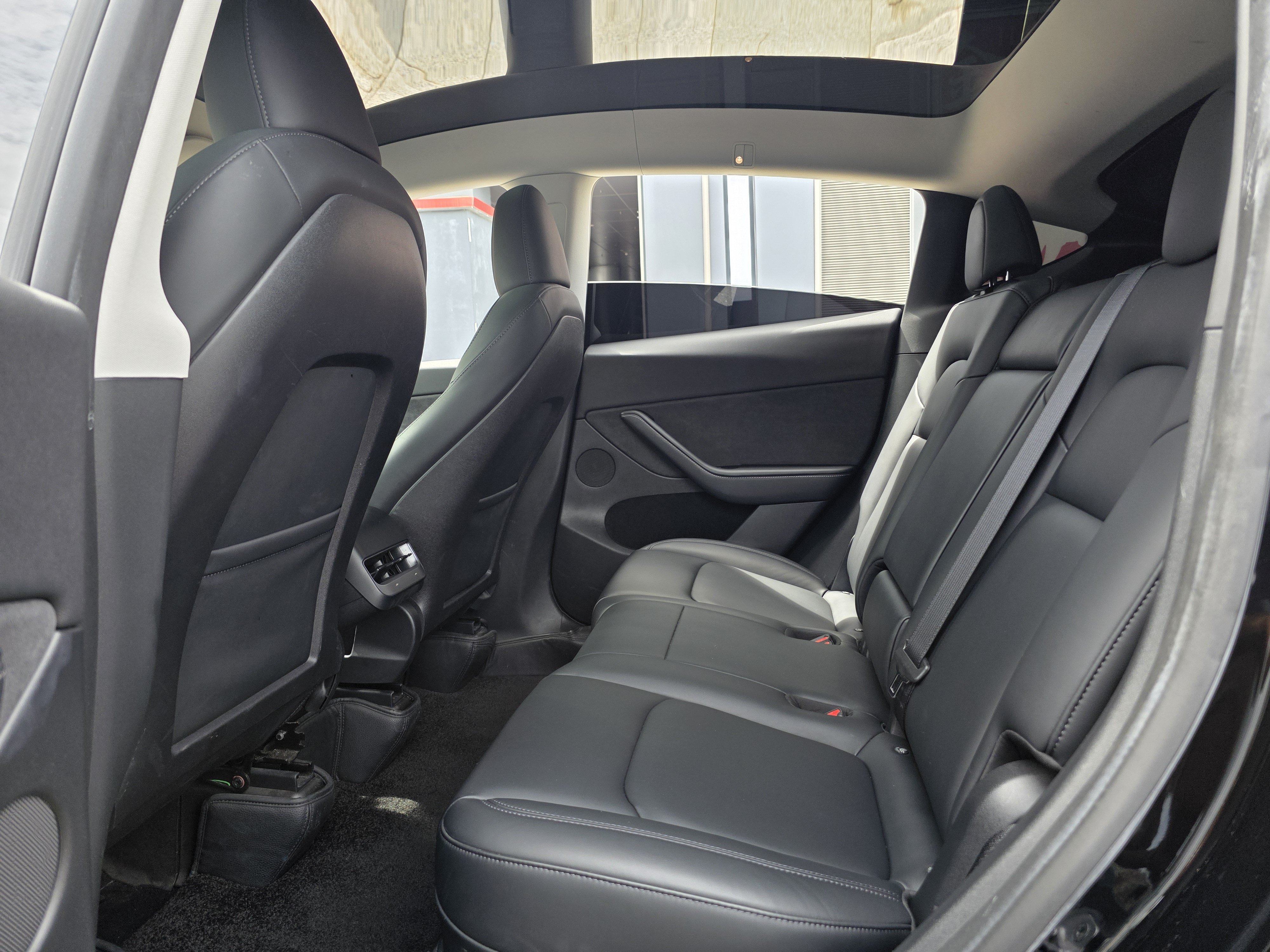 Tesla Model Y 2023 #9 Tesla Model Y 2023 car image #9
