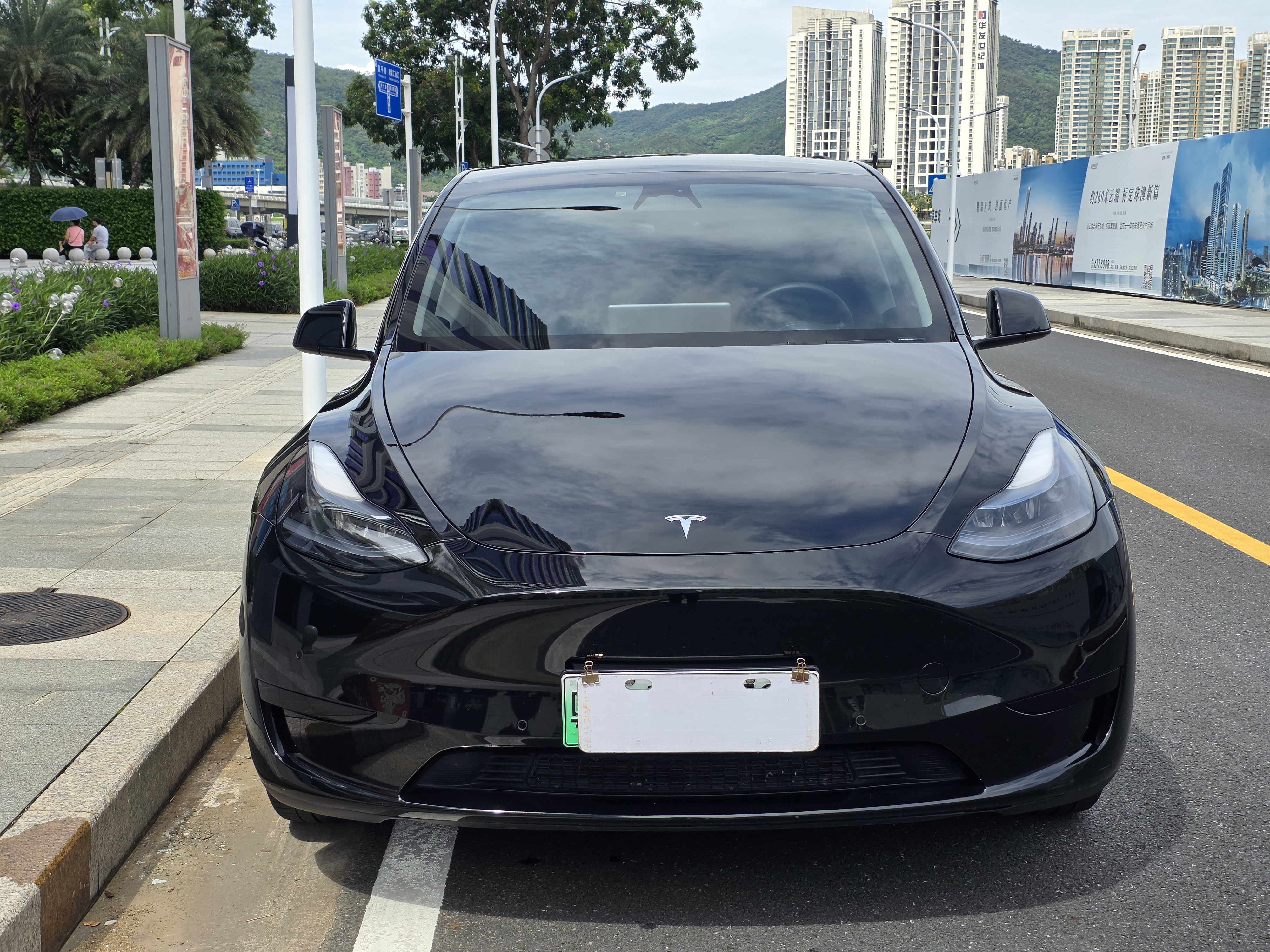 Tesla Model Y 2023 #4 Tesla Model Y 2023 car image #4