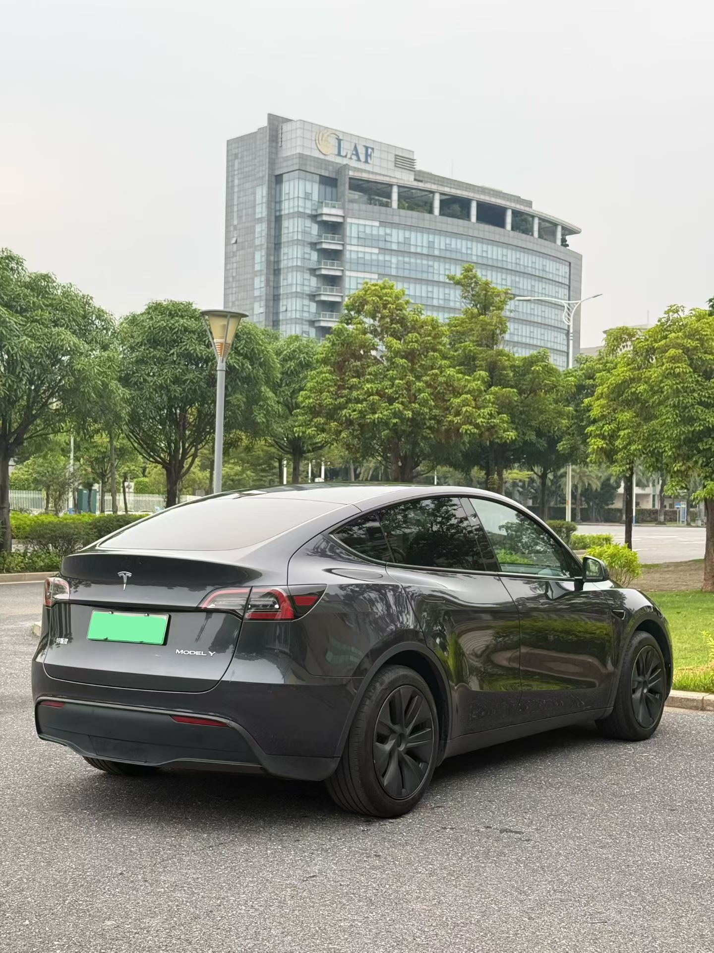 Tesla Model Y 2024 #10 Tesla Model Y 2024 car image #10