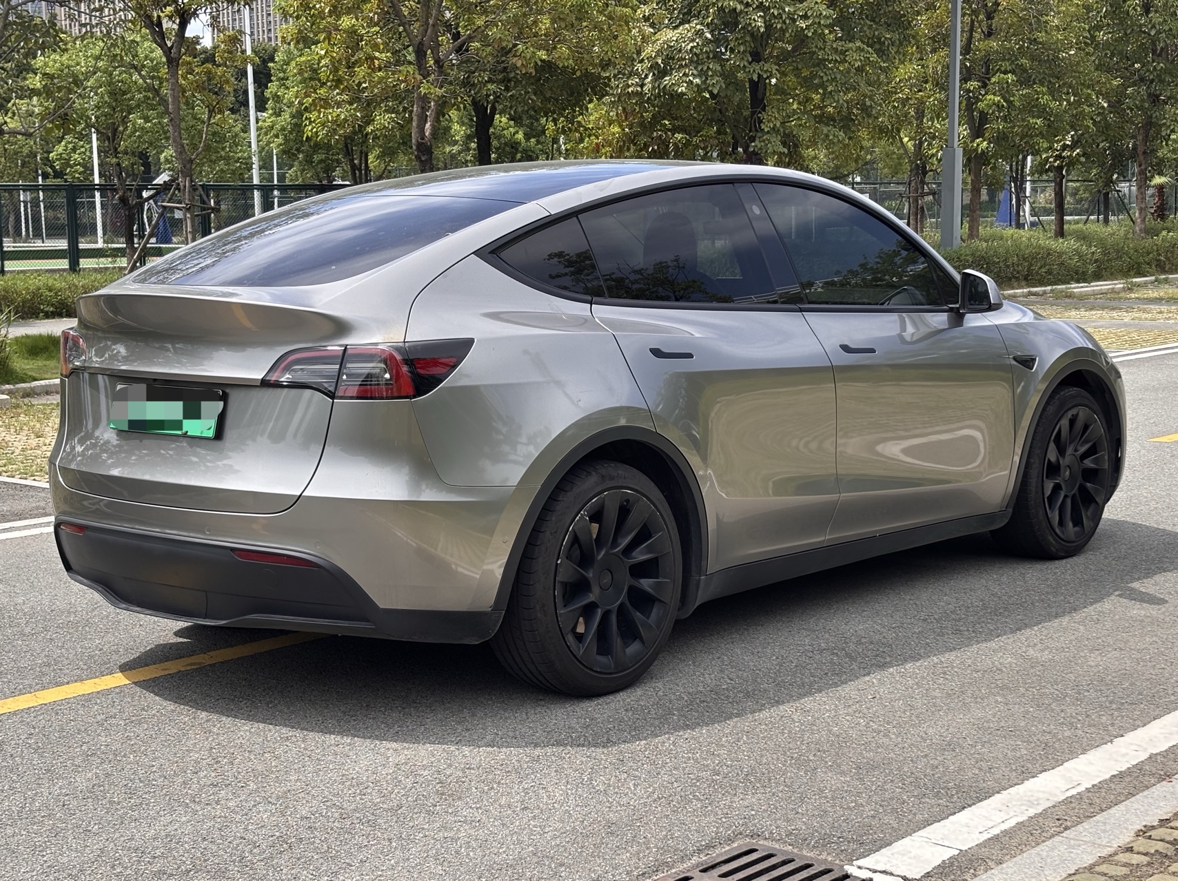 Tesla Model Y 2021 #9 Tesla Model Y 2021 car image #9