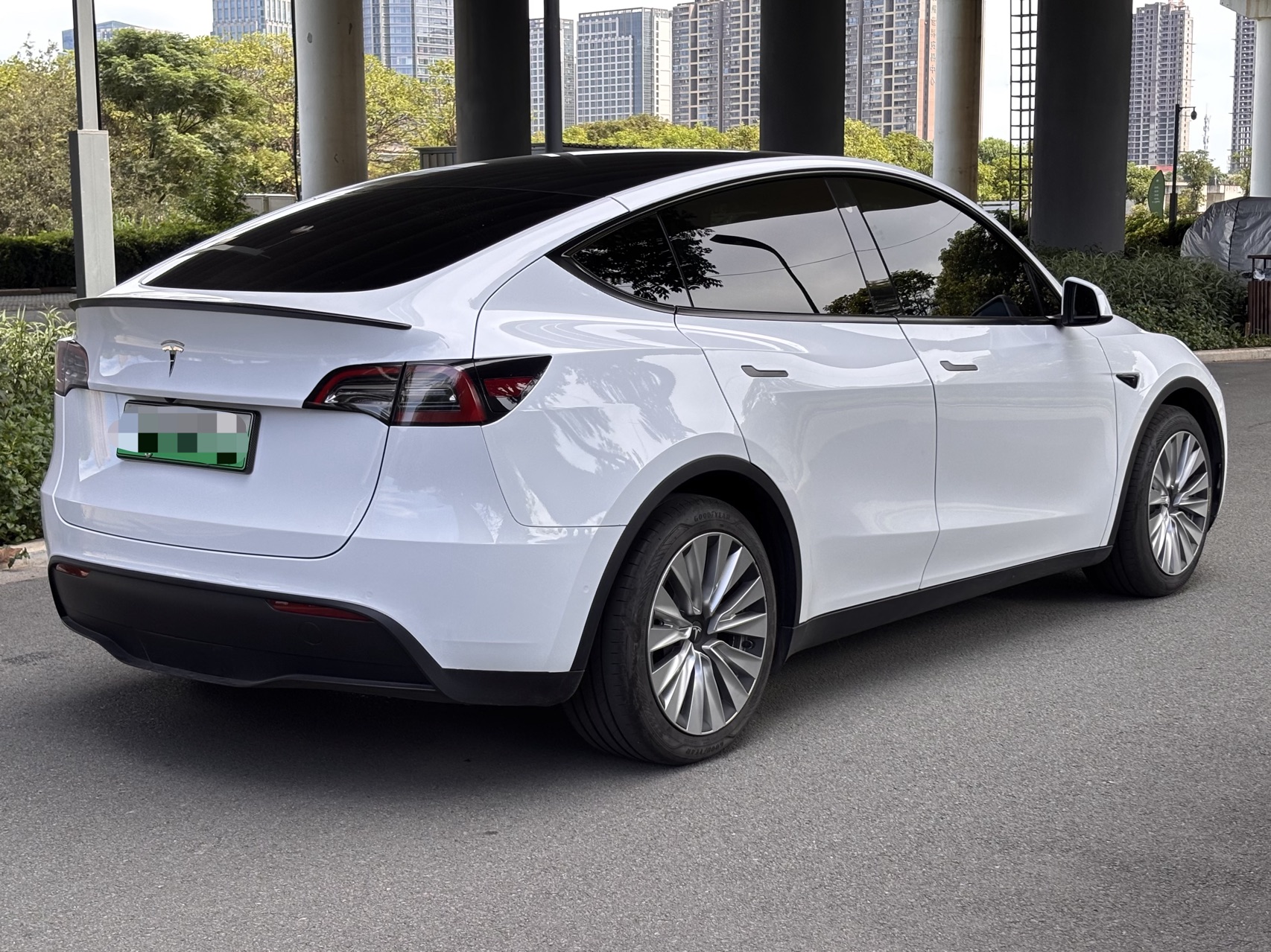 Tesla Model Y 2022 #9 Tesla Model Y 2022 car image #9