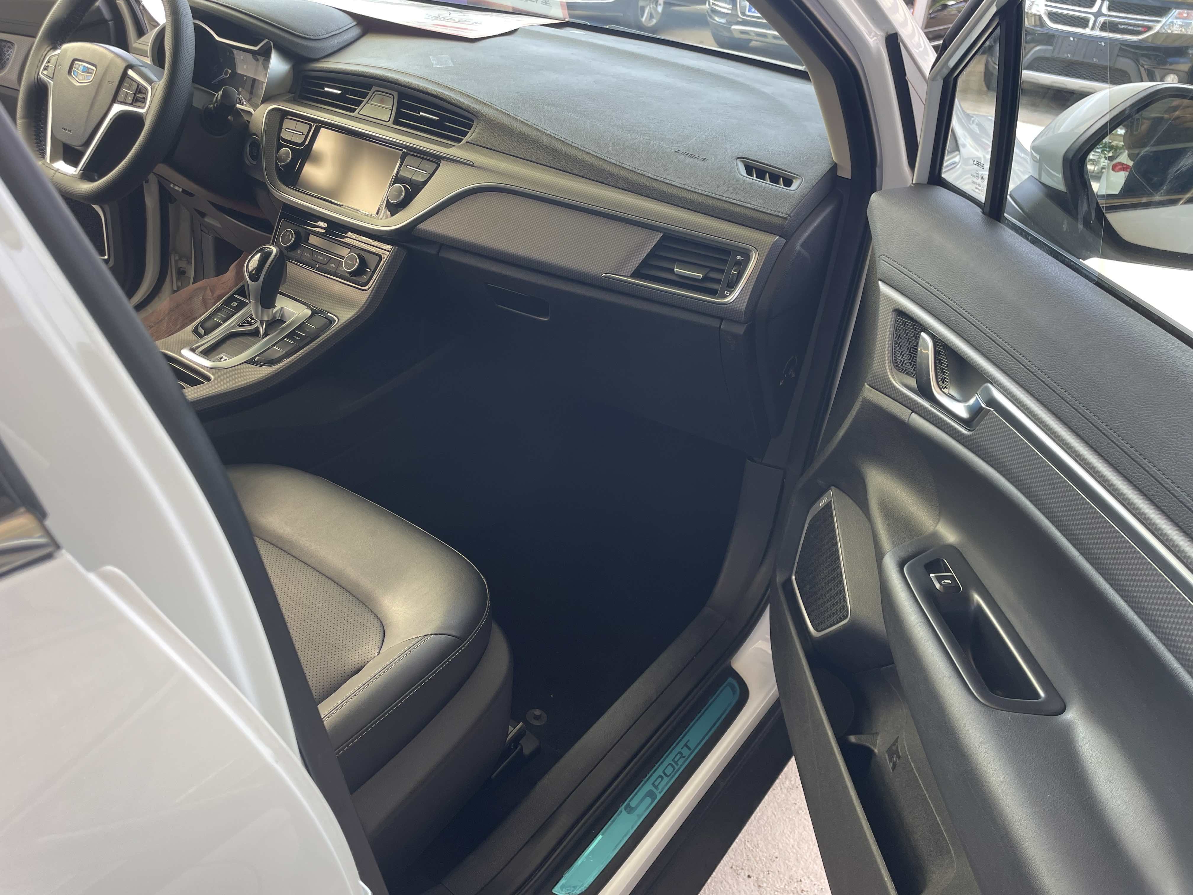 GEELY Emgrand GS 2018 car image #7