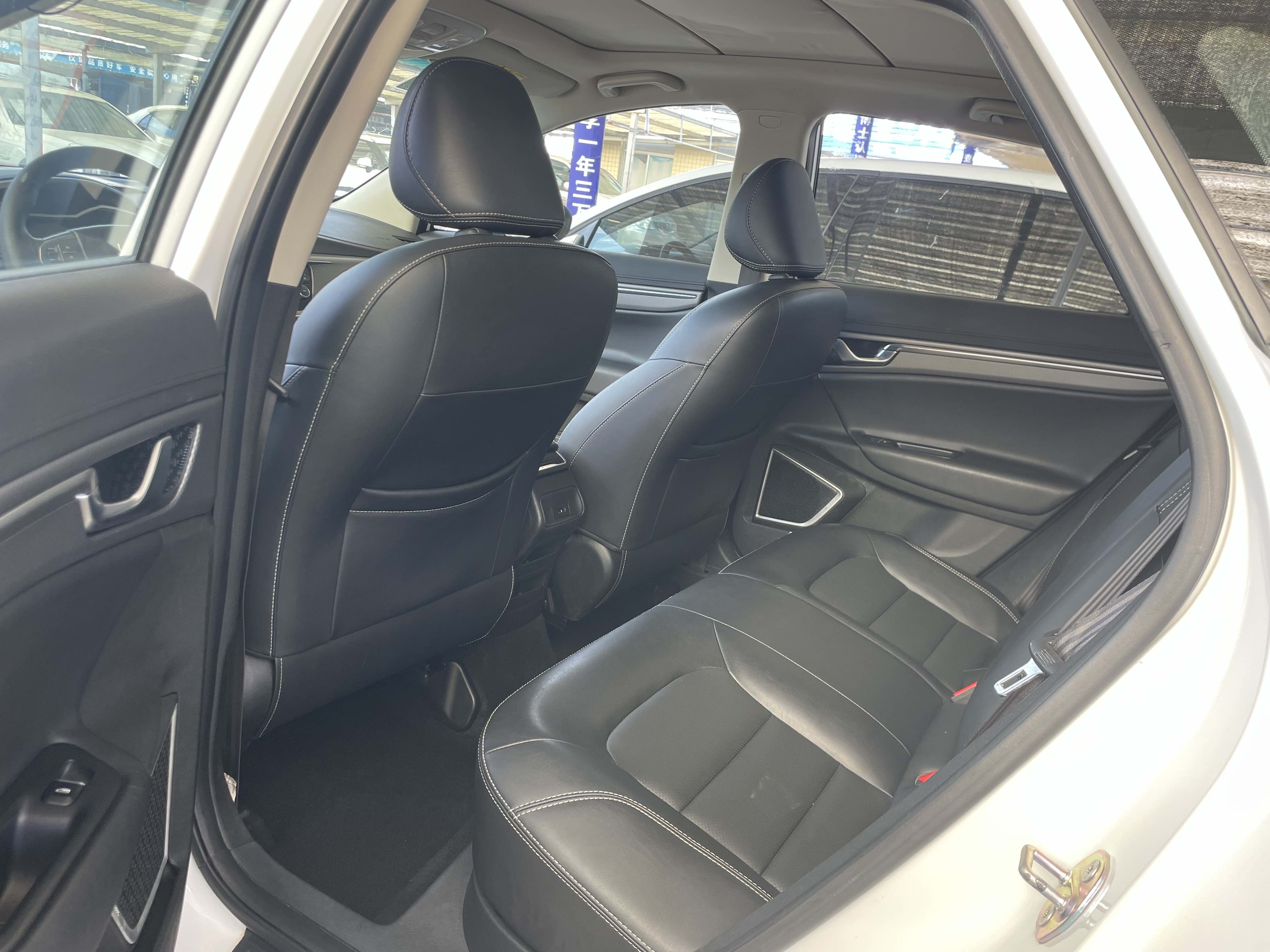 GEELY Emgrand GS 2018 car image #5