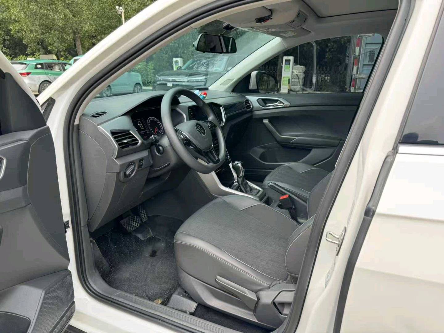 Volkswagen T-Cross 2021 car image #5