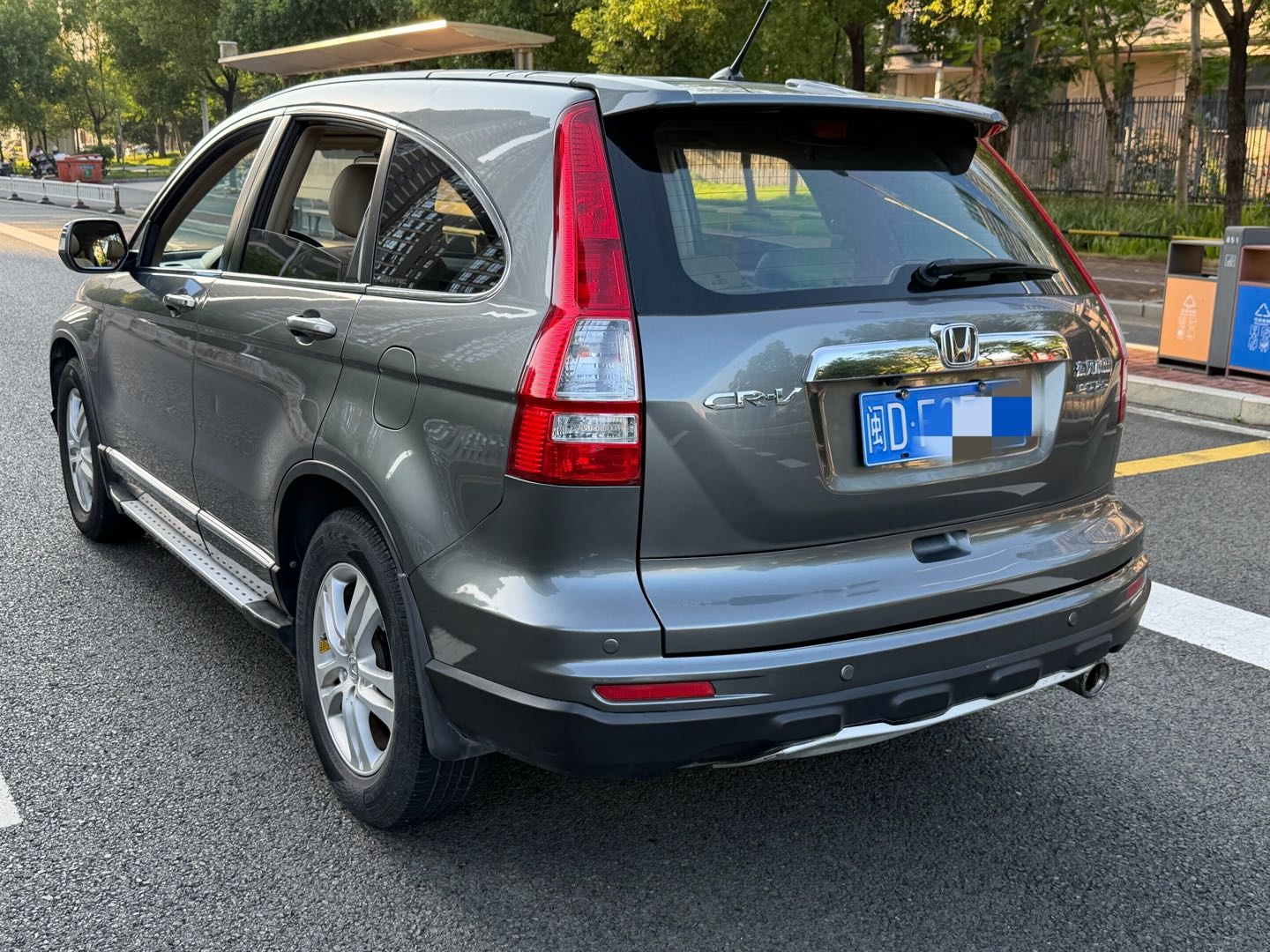 2010 car image #7