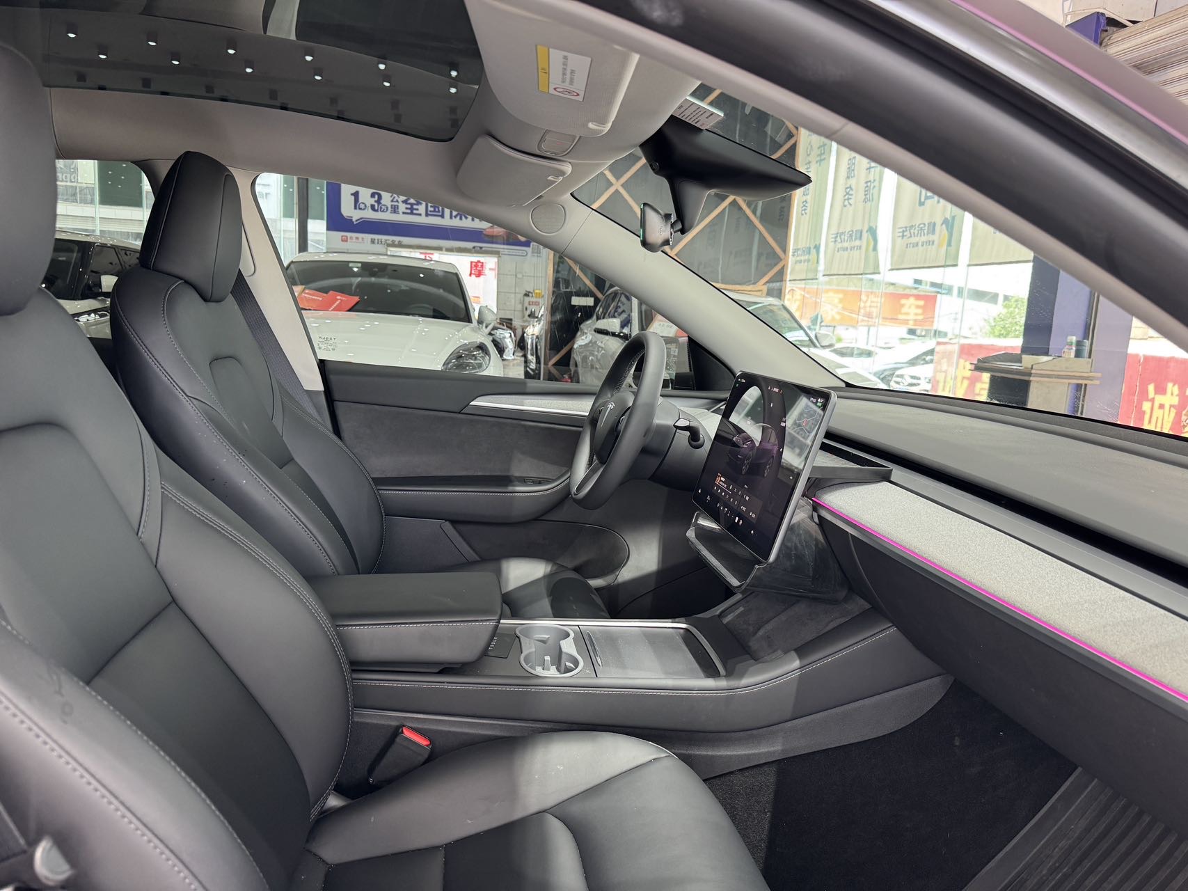 Tesla Model Y 2023 #8 Tesla Model Y 2023 car image #8