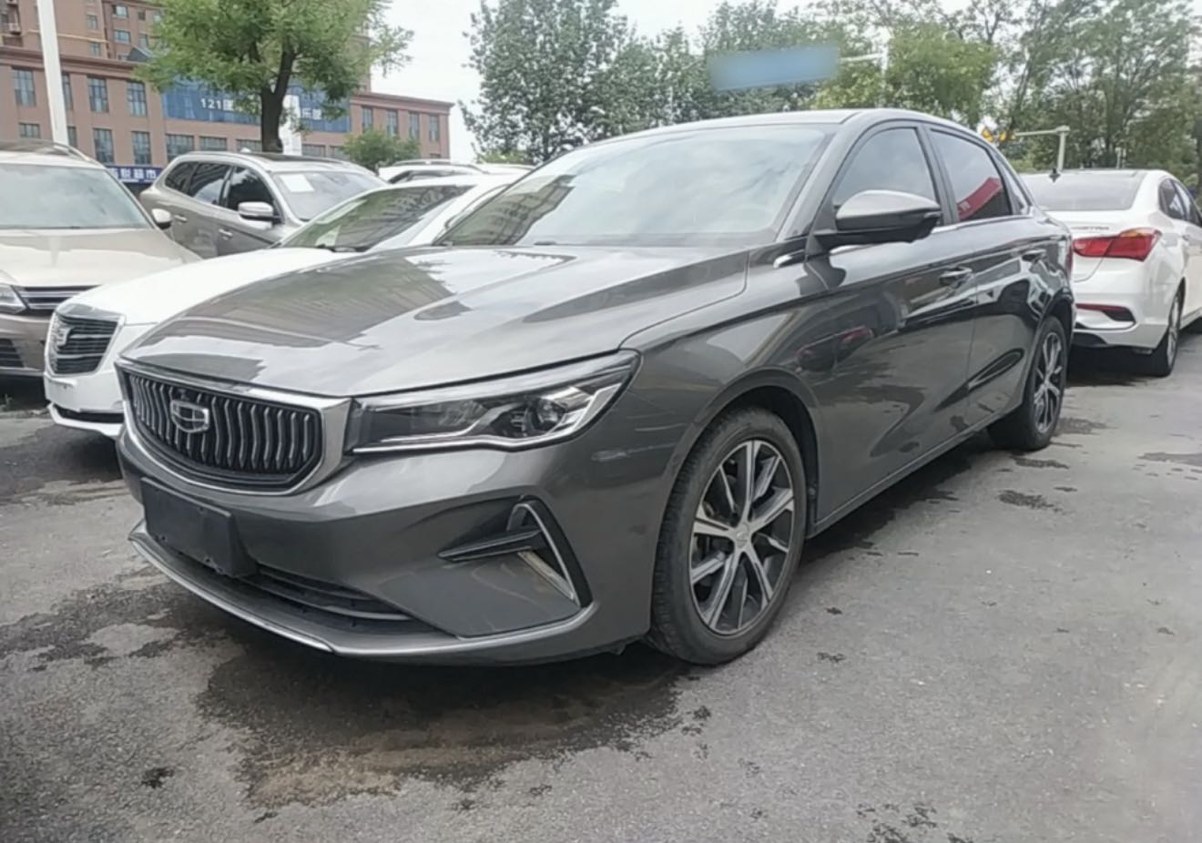 GEELY Emgrand 2023 car image #2