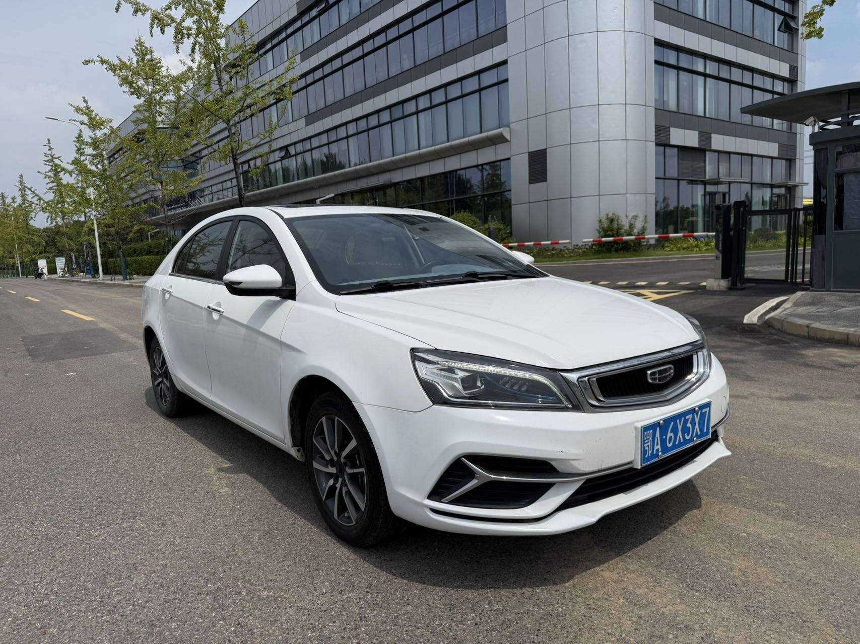 GEELY Emgrand 2020 car image #4