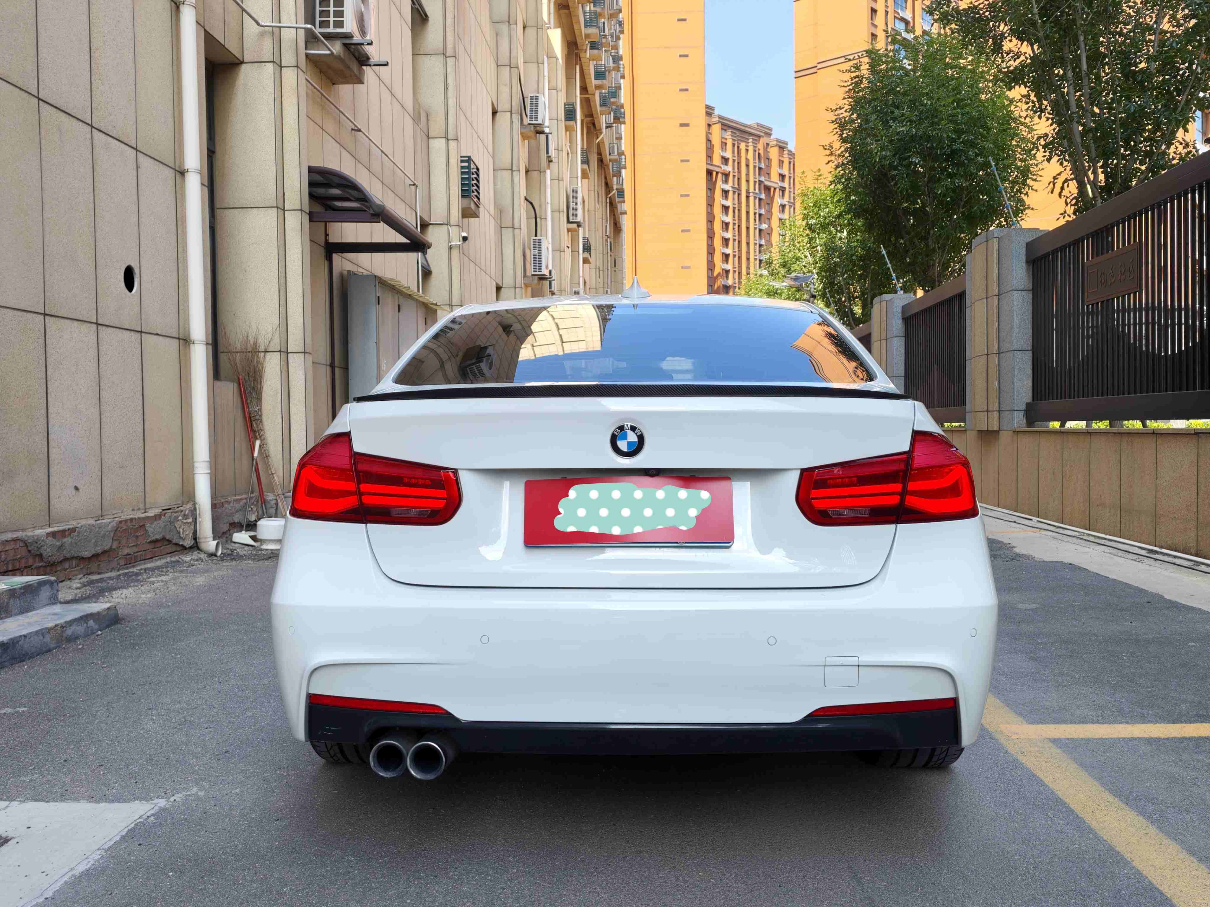 BMW 3 Series 2017 car image #10